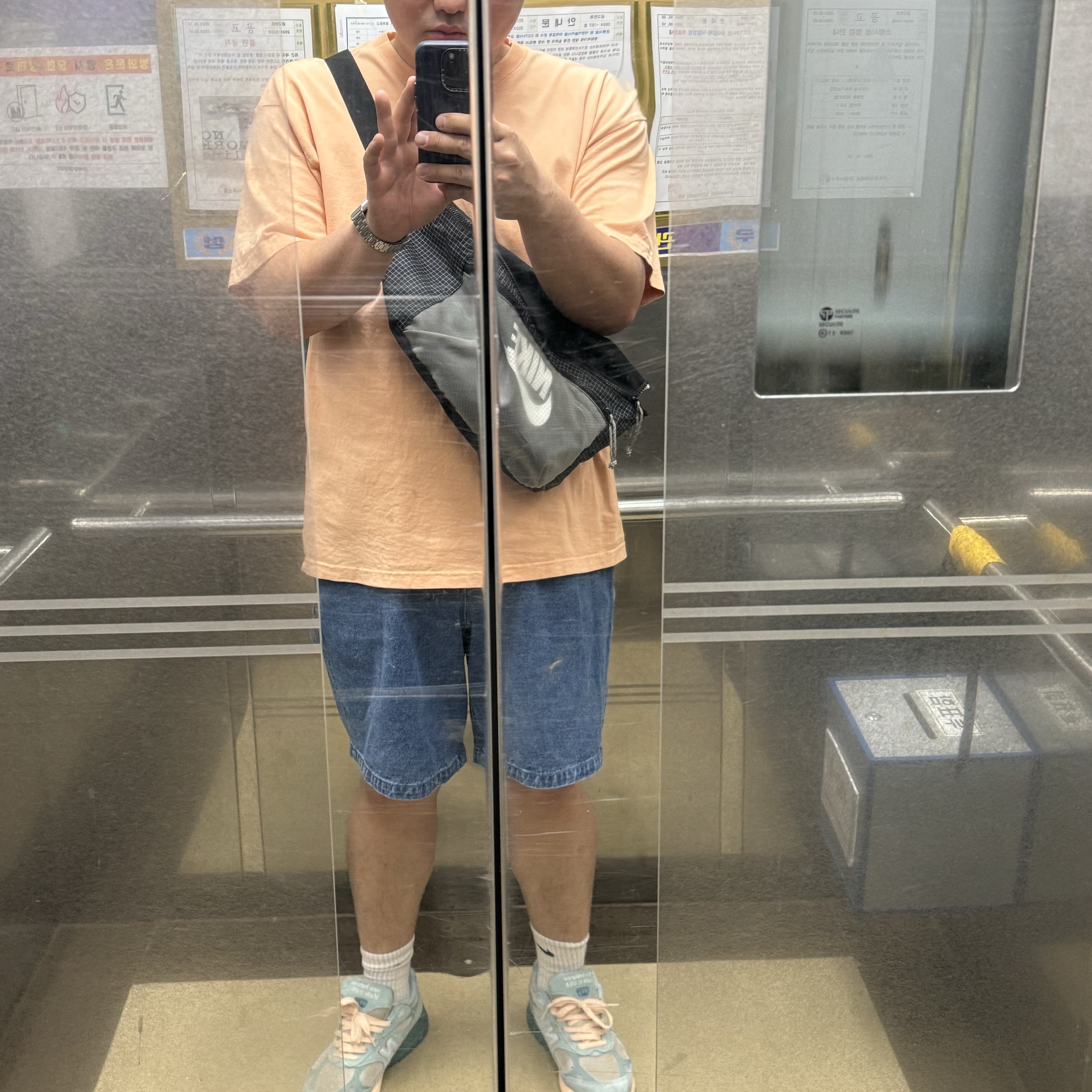 New Balance x Joe Freshgoods 993 Made in USA Arctic Blue, IAB Studio x Obey Eyes Icon T-Shirt Melon 착용 스타일 - 1