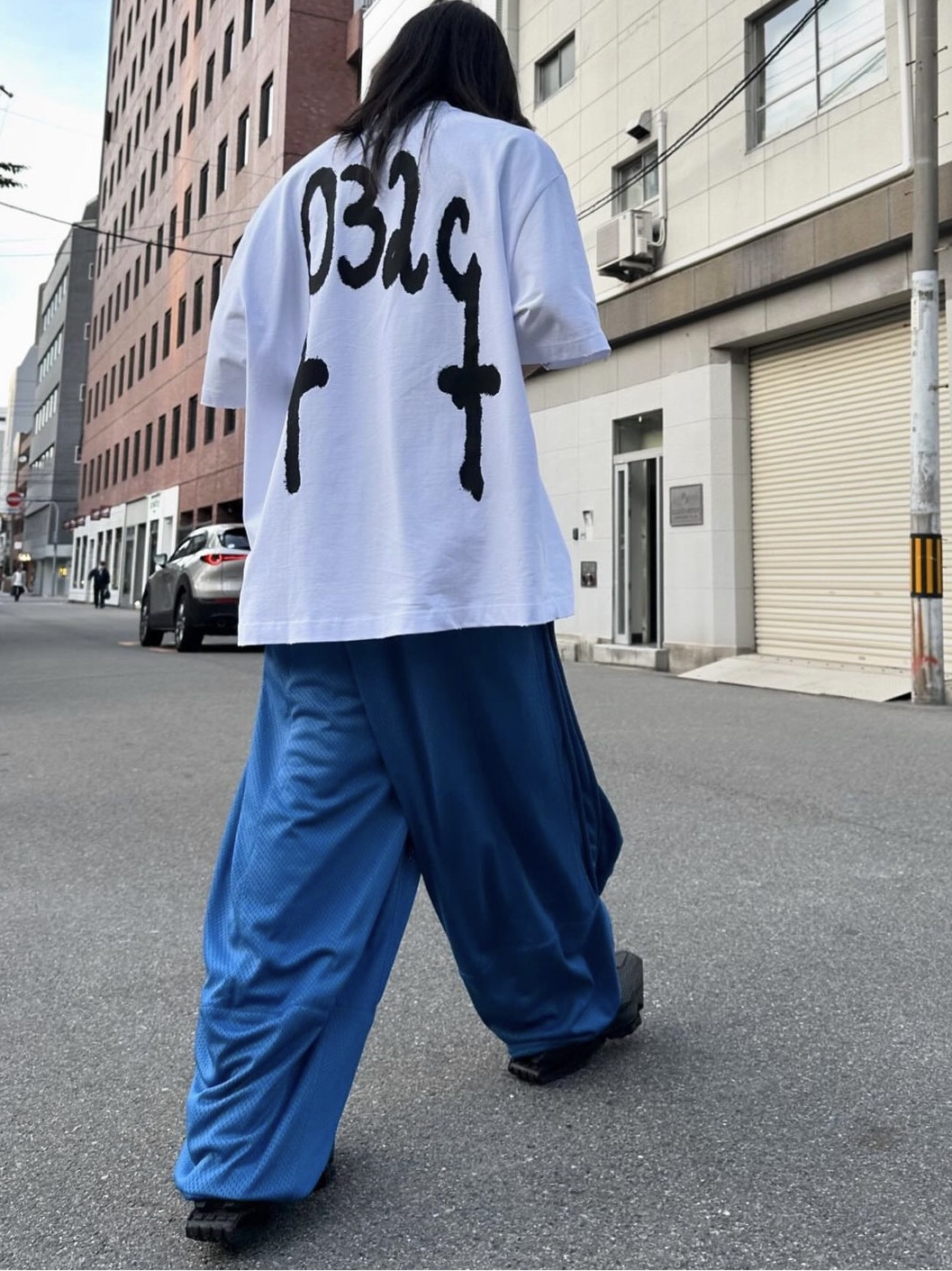 032c Mayhem Oversized T-Shirt White 착용 스타일 - 1