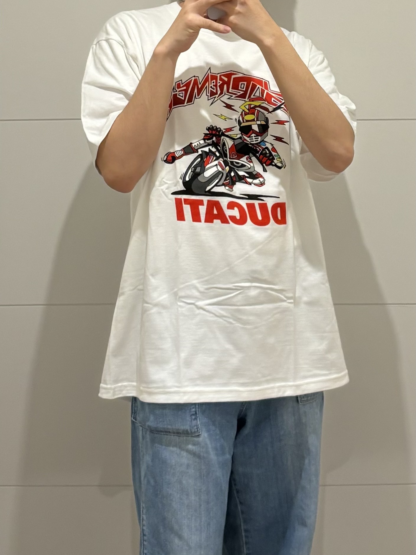 Supreme x Ducati Hooded Racing Jacket Black - 24SS, Supreme x Ducati Track Jacket Black - 24SS 착용 스타일 - 4