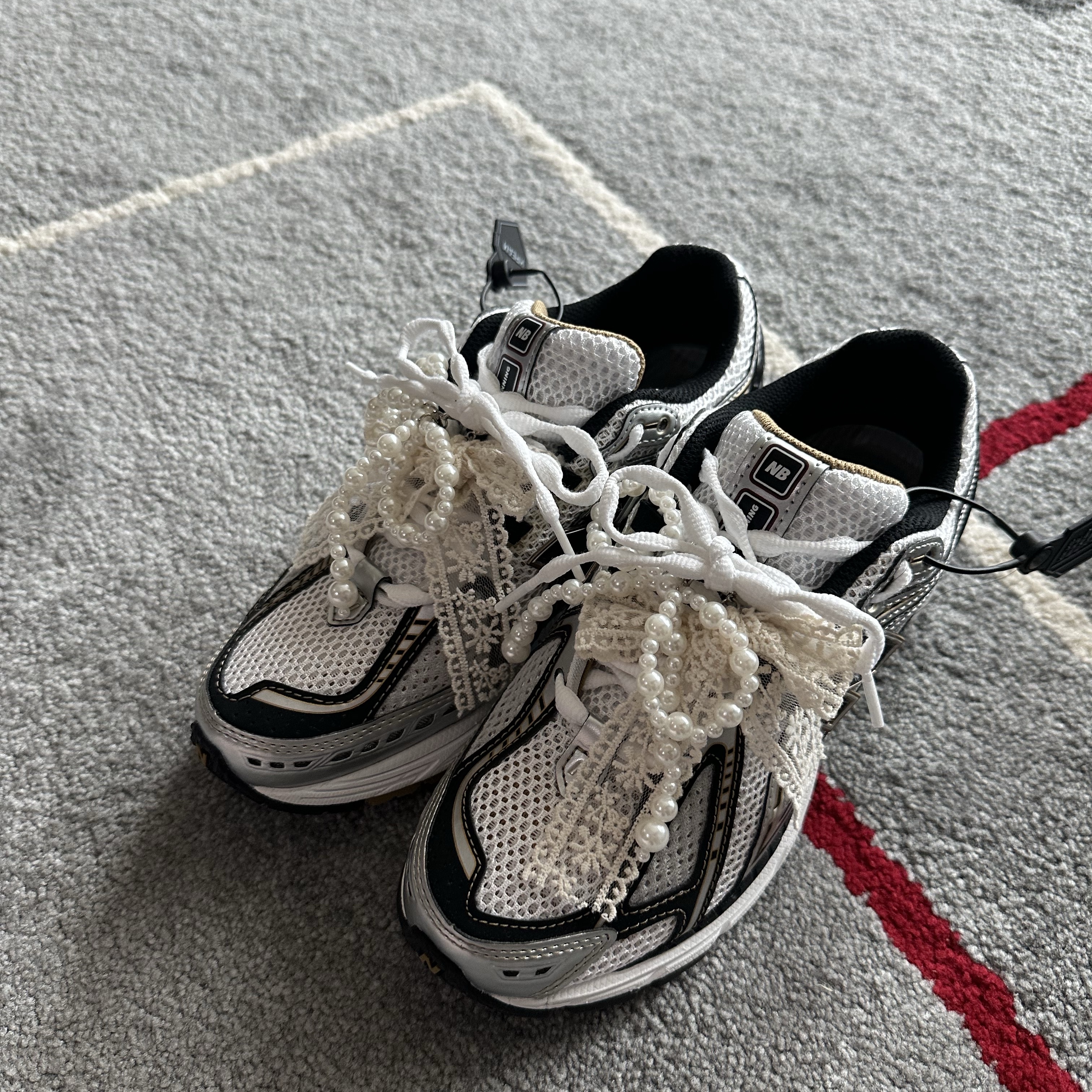 New Balance 1906R White Gold 착용 스타일 - 1
