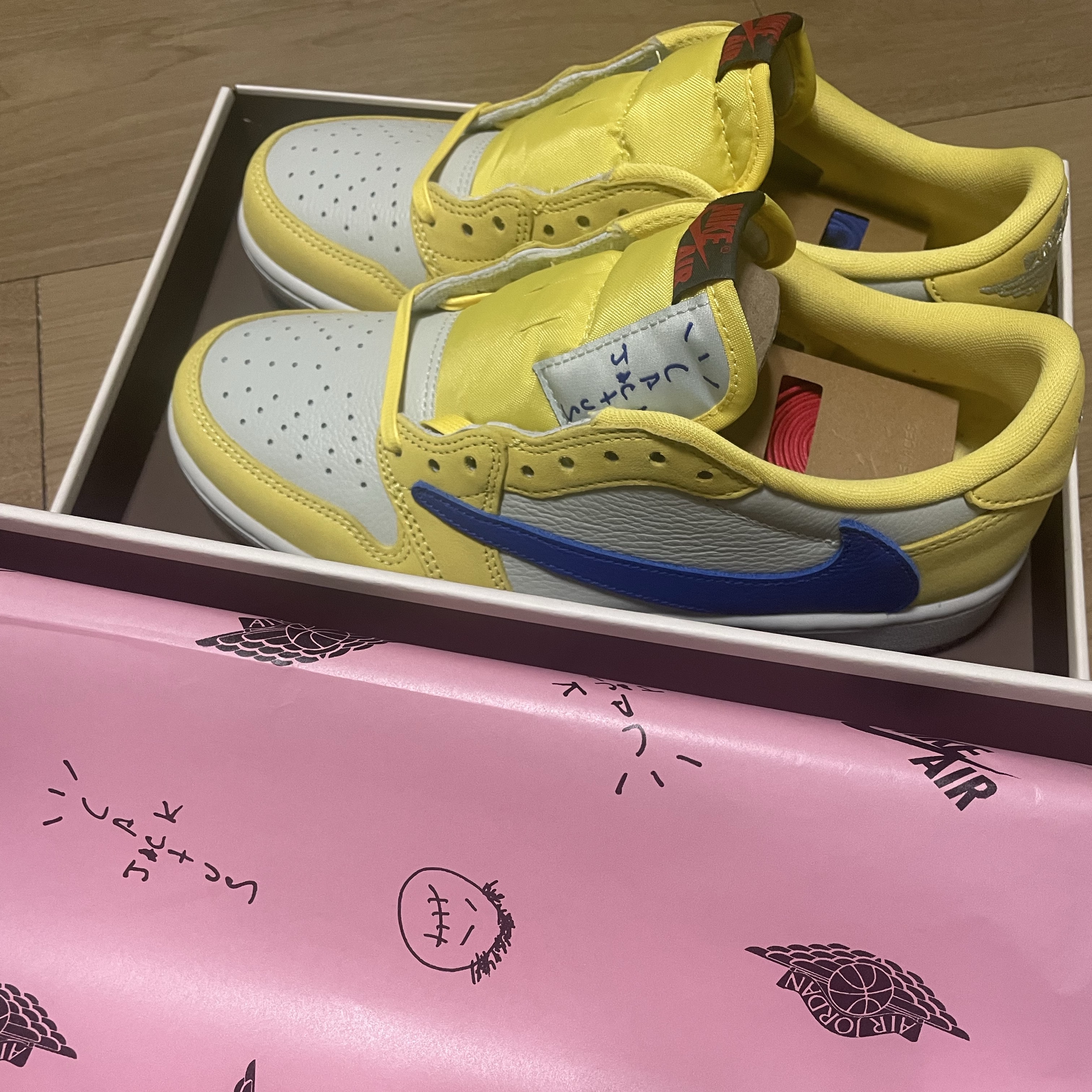 (W) Jordan 1 x Travis Scott Retro Low OG SP Canary 착용 스타일