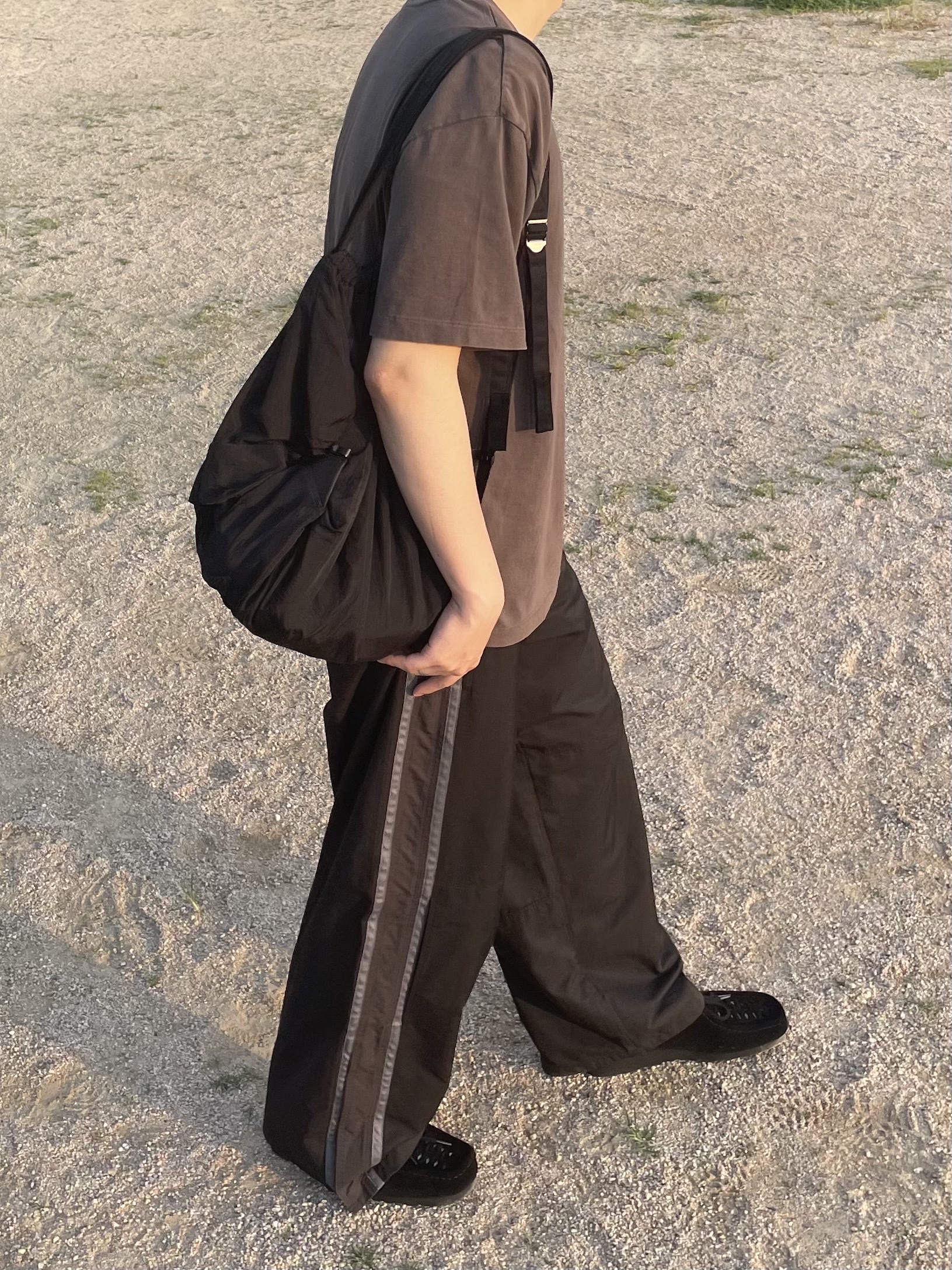 [프리오더] Polyteru Wallabee Shoes Woven Black, Polyteru Human Index Index Track Pants Black/White 착용 스타일 - 2