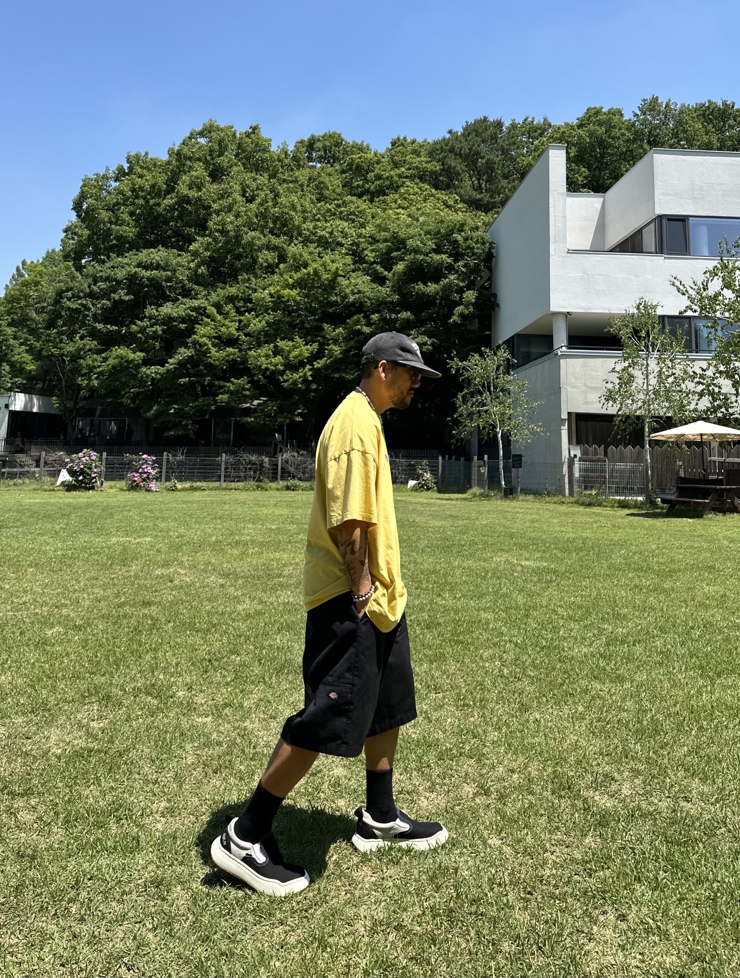 Dickies Loose Fit 13 Inch Flat Front Work Shorts Black, Free & Easy Don't Trip Washed Hat Black 착용 스타일 - 1