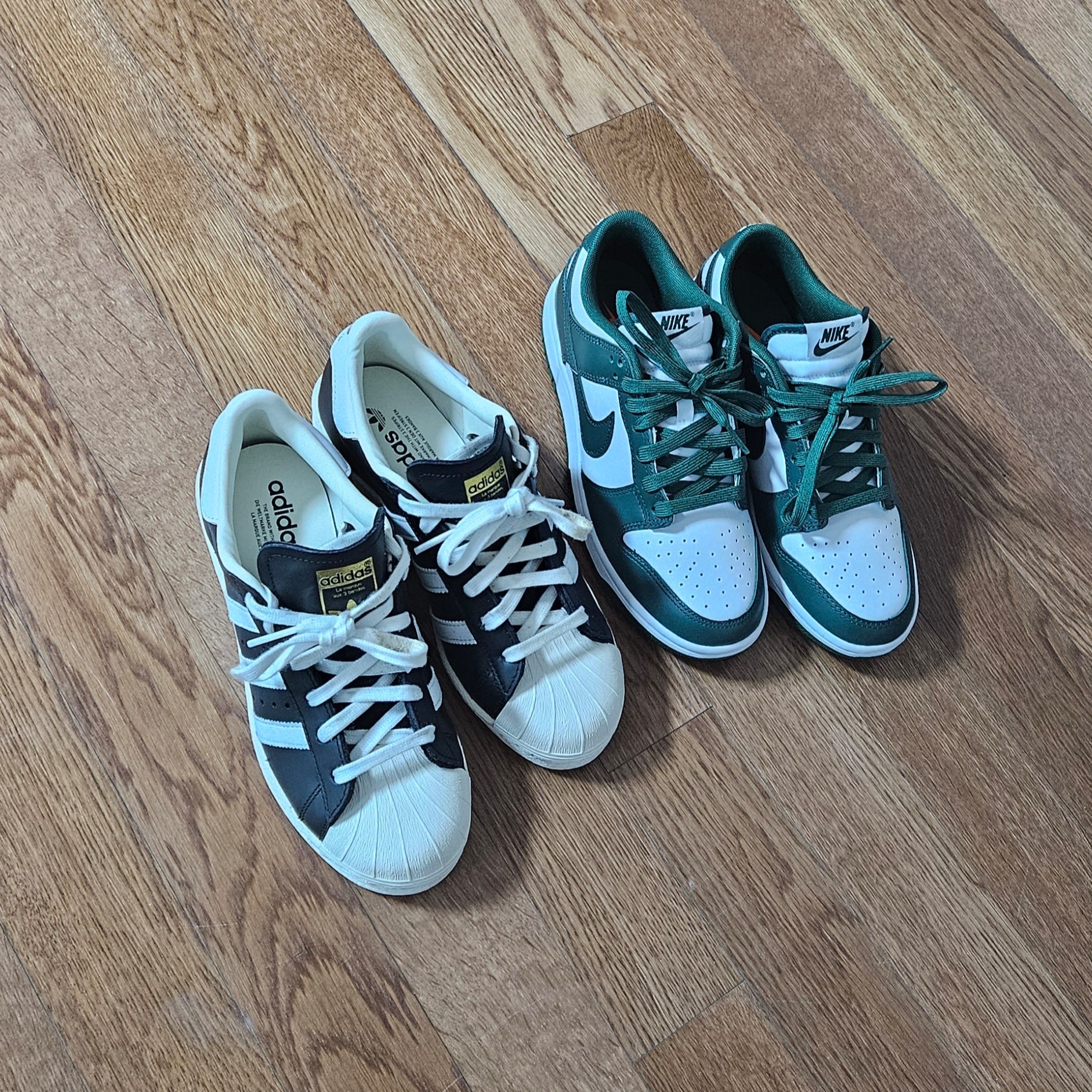 Nike Dunk Low Retro Varsity Green, Adidas Superstar 82 FI Core Black 착용 스타일