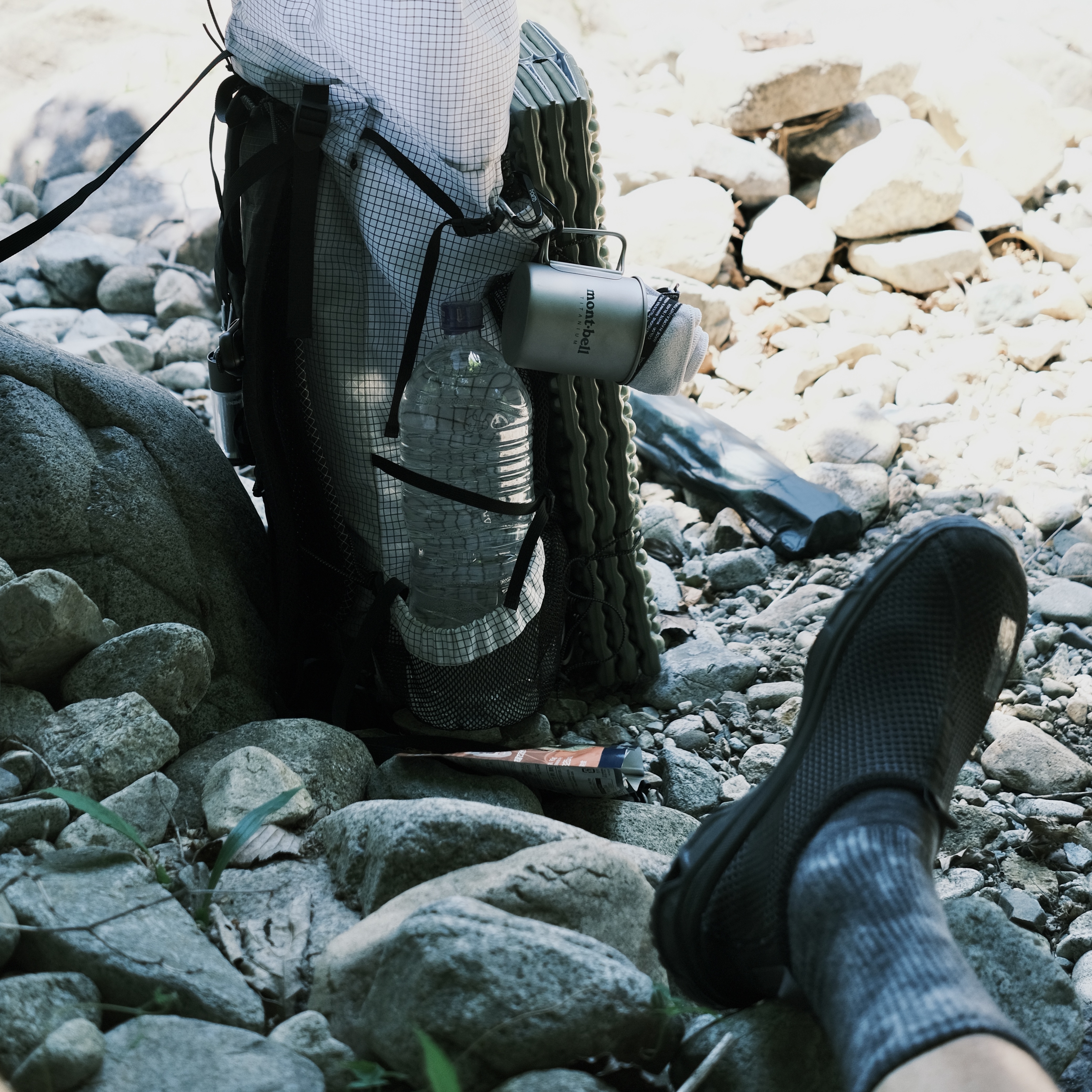 Salomon RX Moc 3.0 Suede Black Magnet, Supreme x Stone Island Camp Cap Black - 23FW 착용 스타일 - 1
