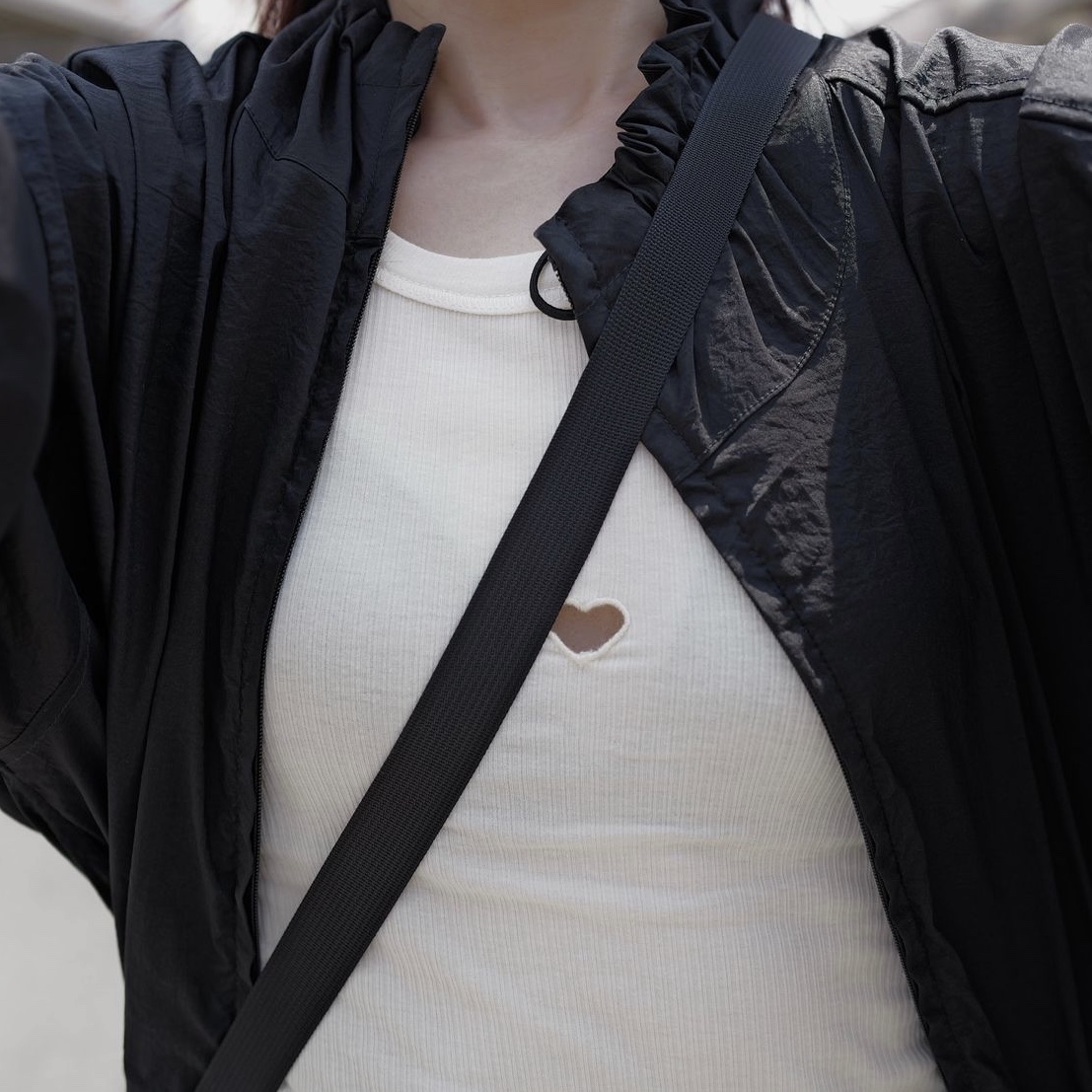 Baserange Women Heart Tank Undyed 착용 스타일