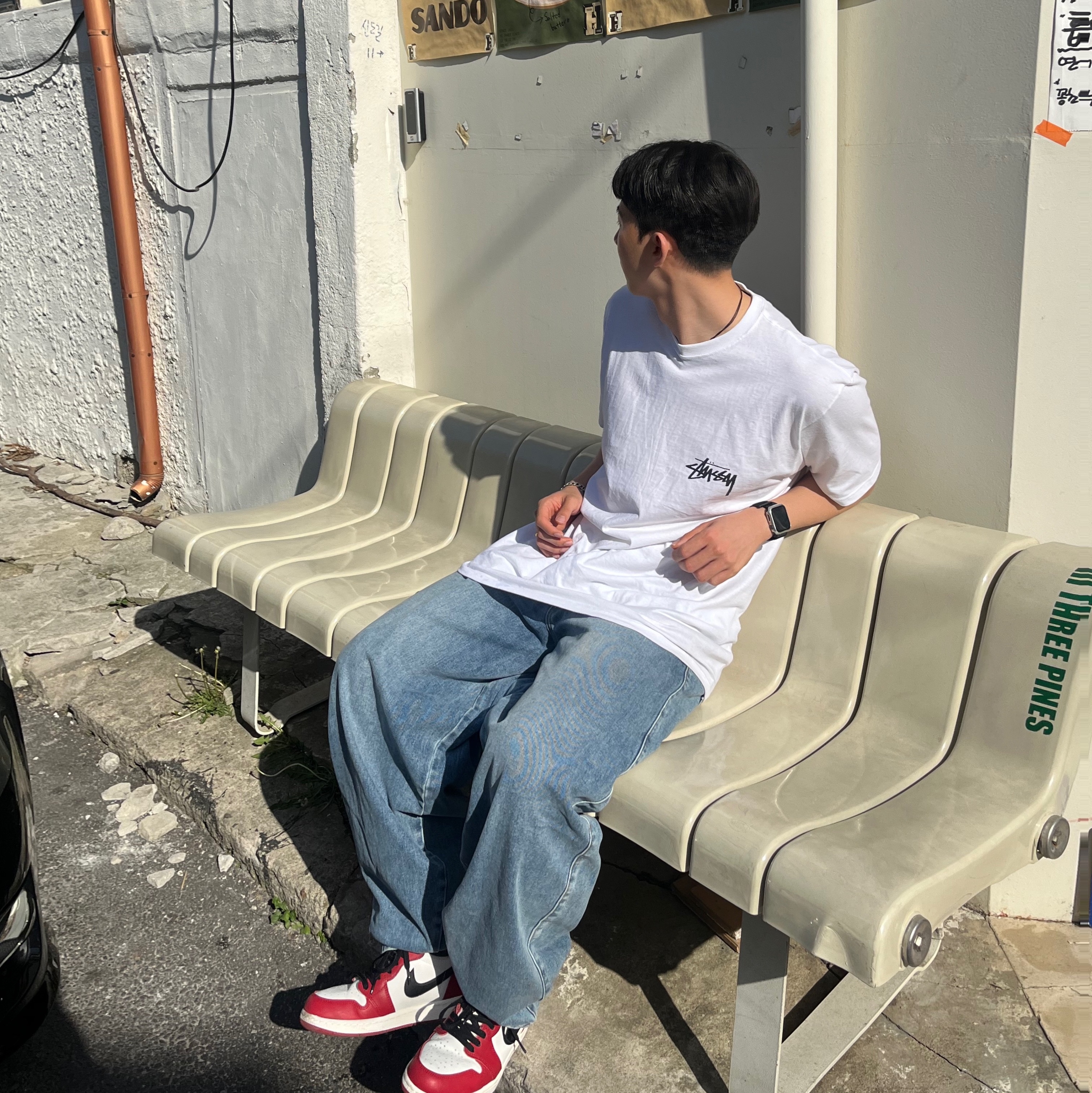 Jordan 1 Retro High OG Chicago 2022, Stussy Plush T-Shirt White 착용 스타일
