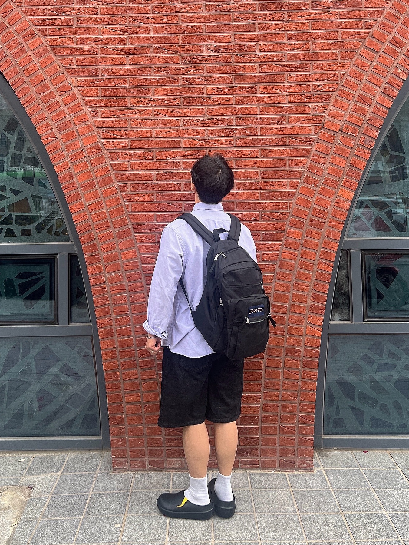 Jansport Superbreak Backpack Black 착용 스타일 - 3