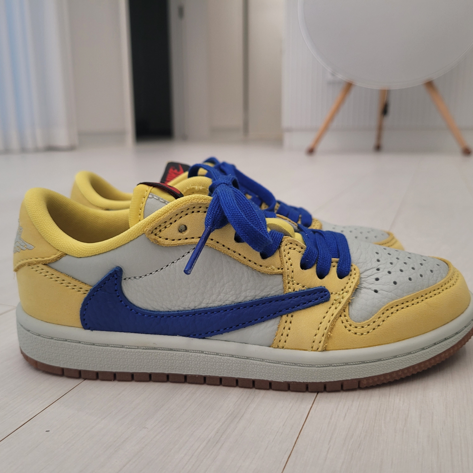 (PS) Jordan 1 x Travis Scott Retro Low OG SP Canary 착용 스타일 - 2