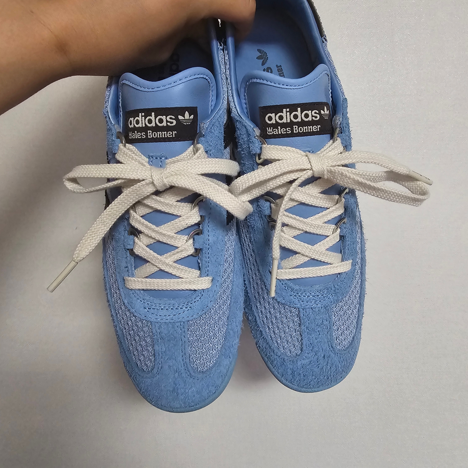 Adidas x Wales Bonner SL 76 Ash Blue Core Black 착용 스타일 - 4