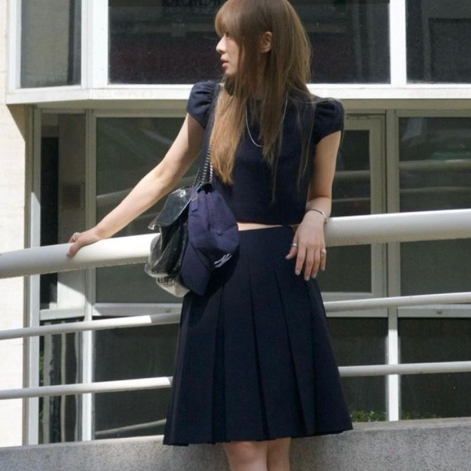[예약 배송] FLETTA Classic Crop Blouse Navy, [예약 배송] FLETTA Classic Pleats Skirt Navy 착용 스타일