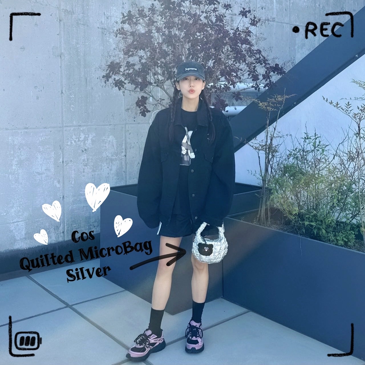 Supreme Denim Camp Cap Black - 24SS, Uniqlo UT x Kaws Short Sleeve Graphic T-Shirt Black 착용 스타일 - 1