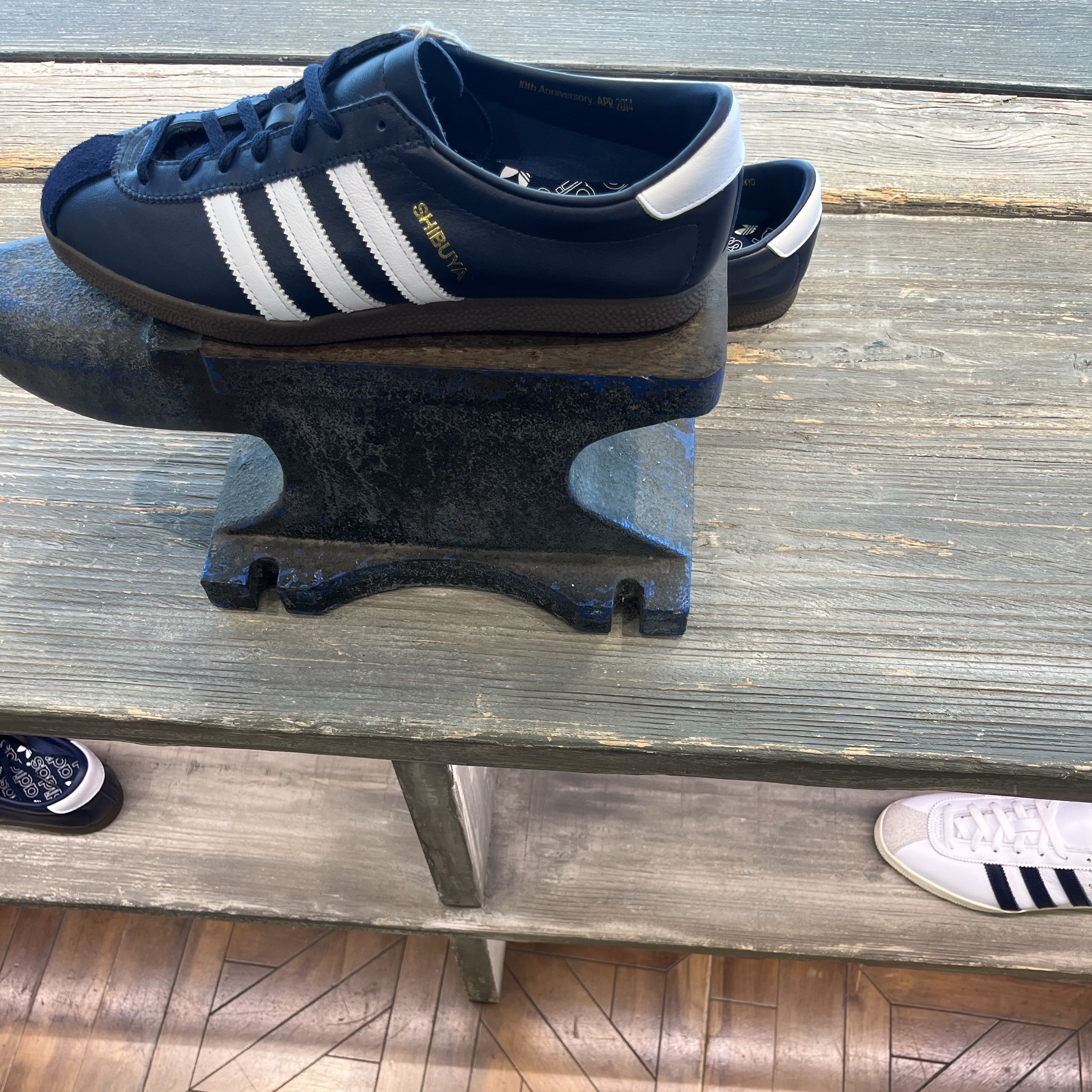 Adidas Shibuya Indigo, Adidas Shibuya White 착용 스타일
