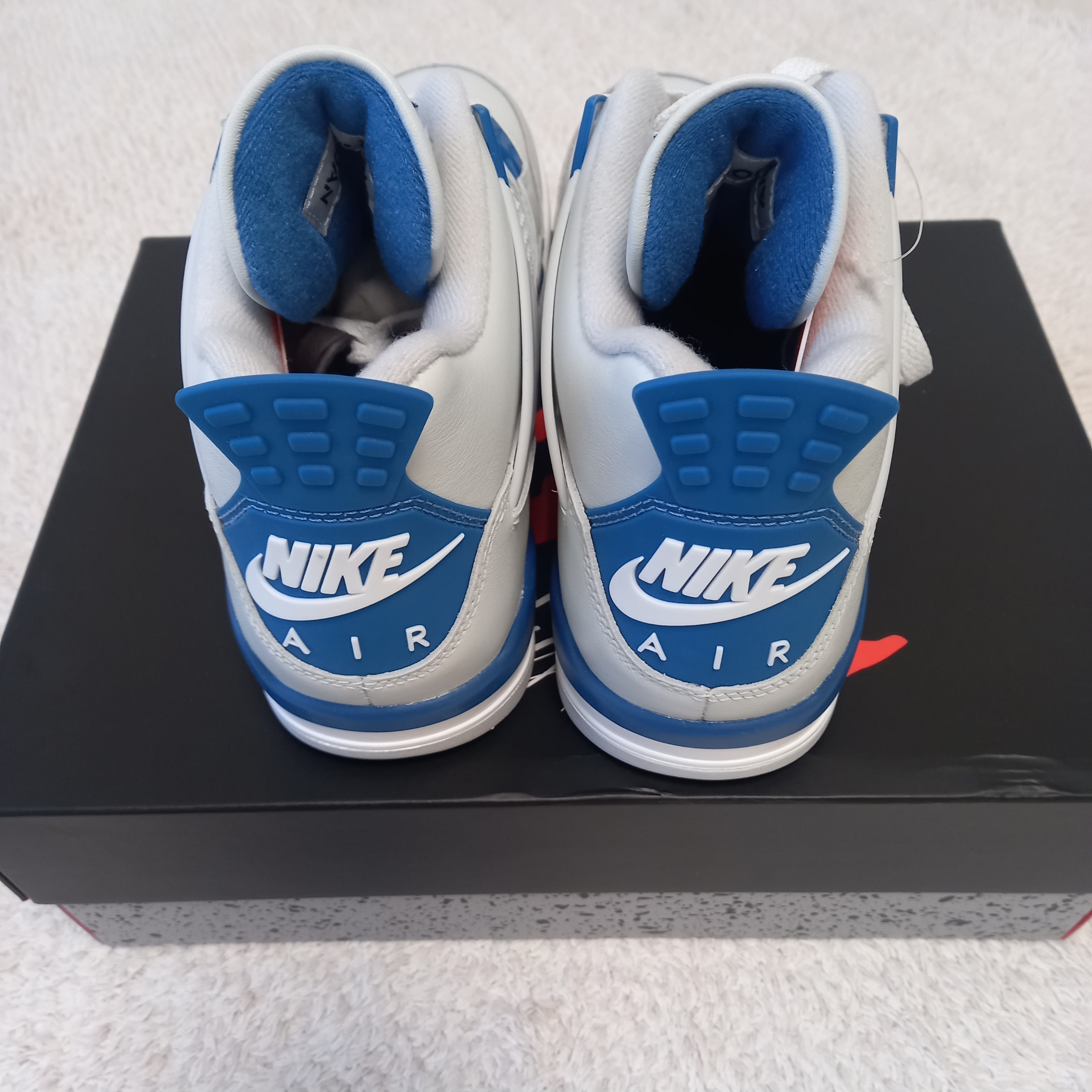 Jordan 4 Retro Industrial Blue 착용 스타일 - 6