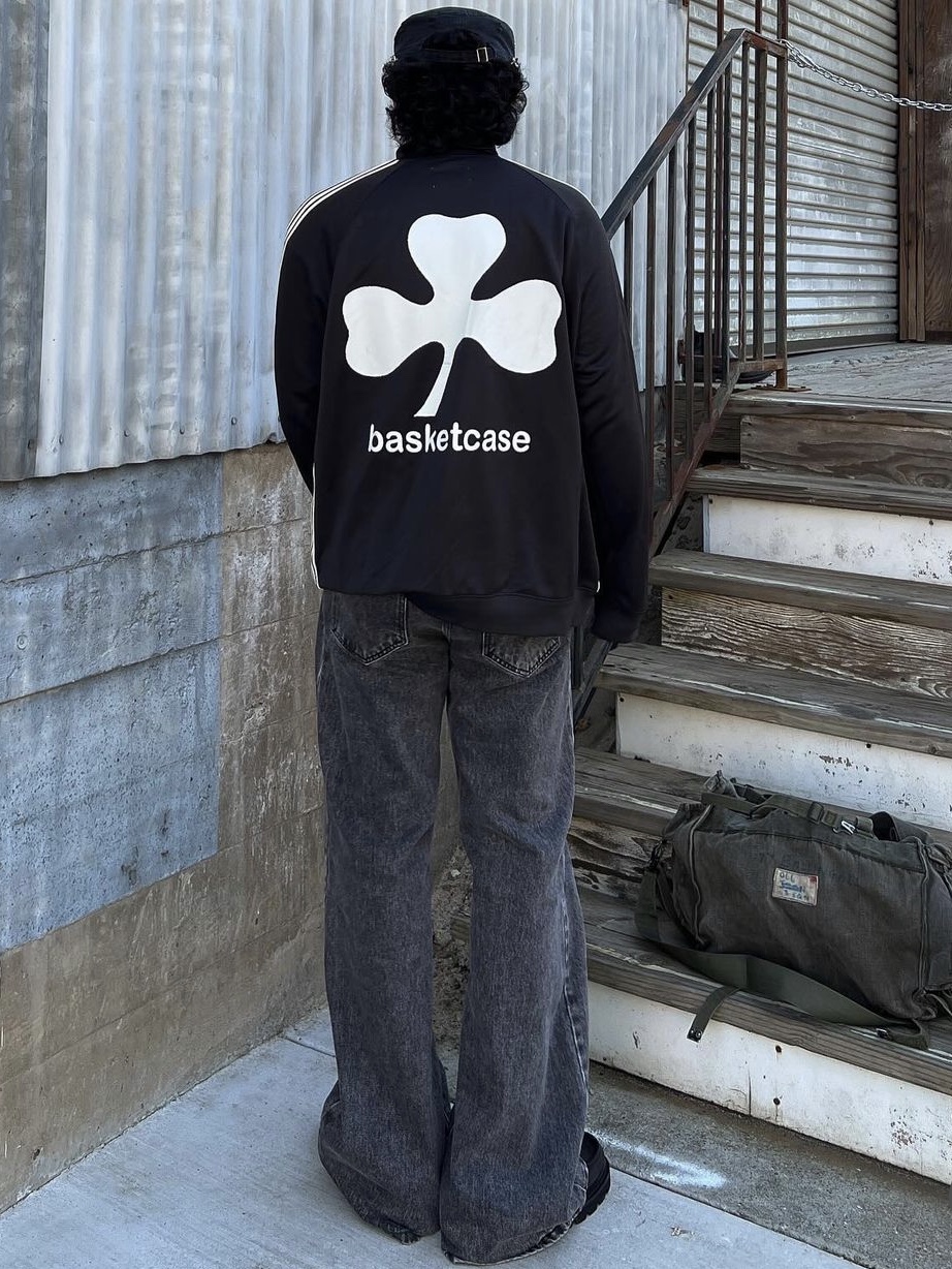 Basketcase Lucky Track Jacket Black Cream 착용 스타일 - 4