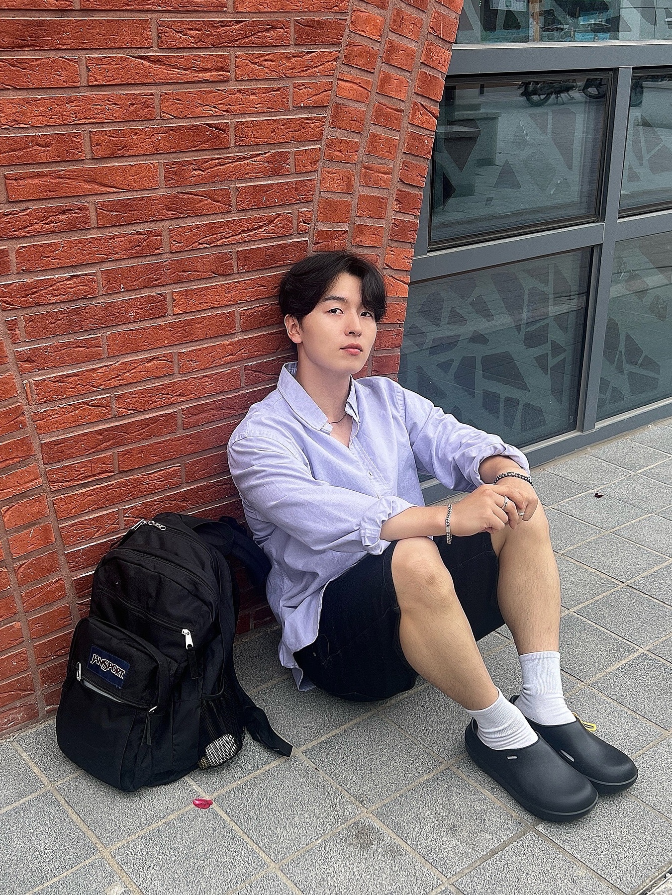 Jansport Superbreak Backpack Black 착용 스타일 - 5