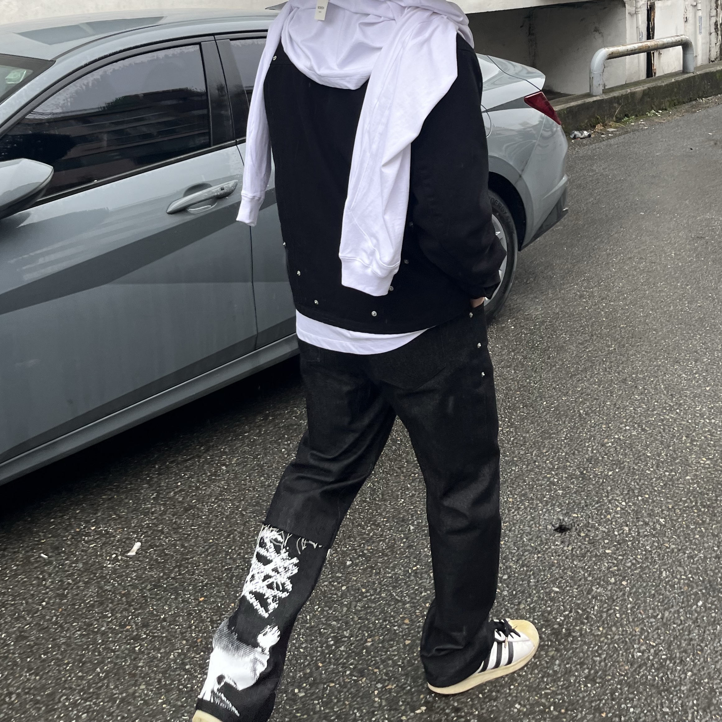 Adidas Superstar Premium White Black 착용 스타일