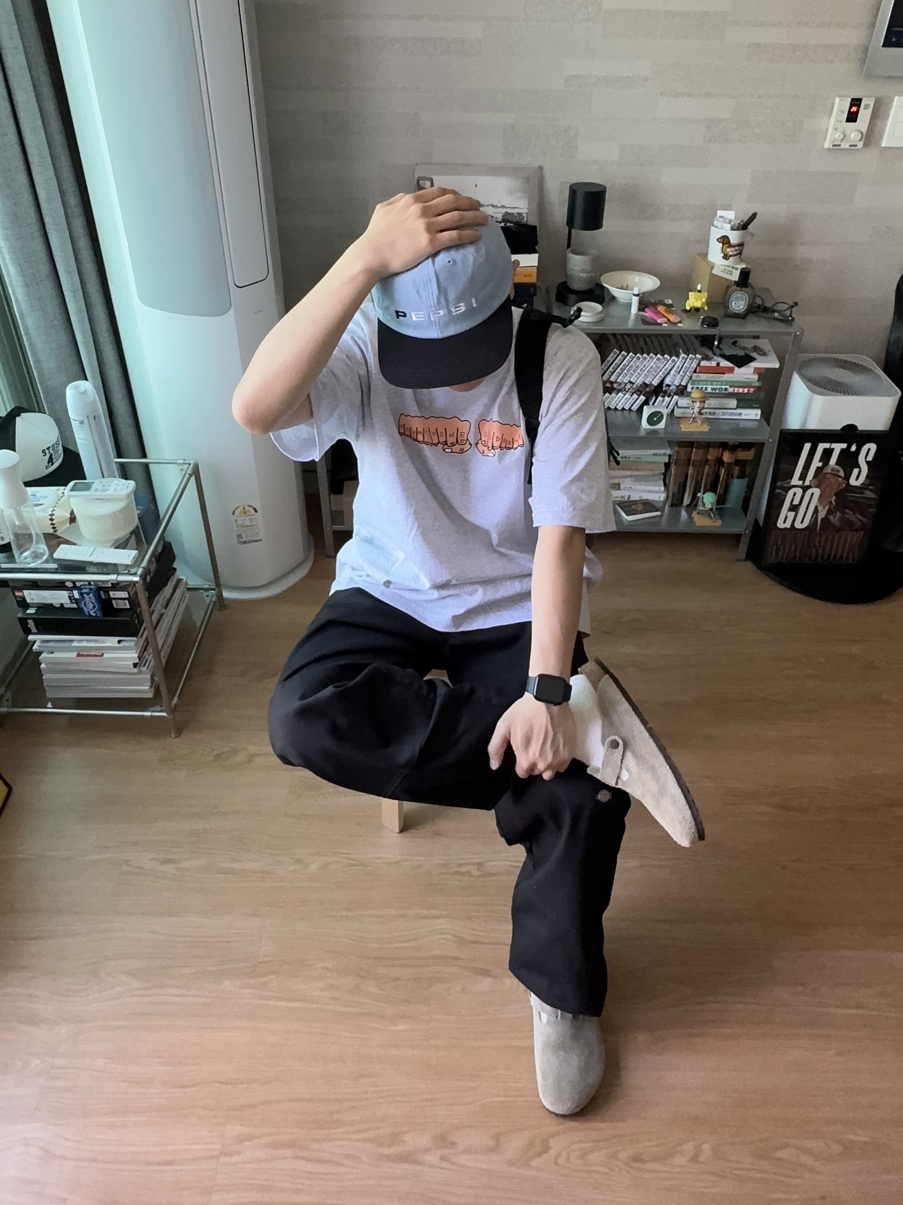 Supreme x Toy Machine Fist T-Shirt Ash Grey - 24SS, Birkenstock Boston Soft Footbed Taupe - Regular 착용 스타일 - 1
