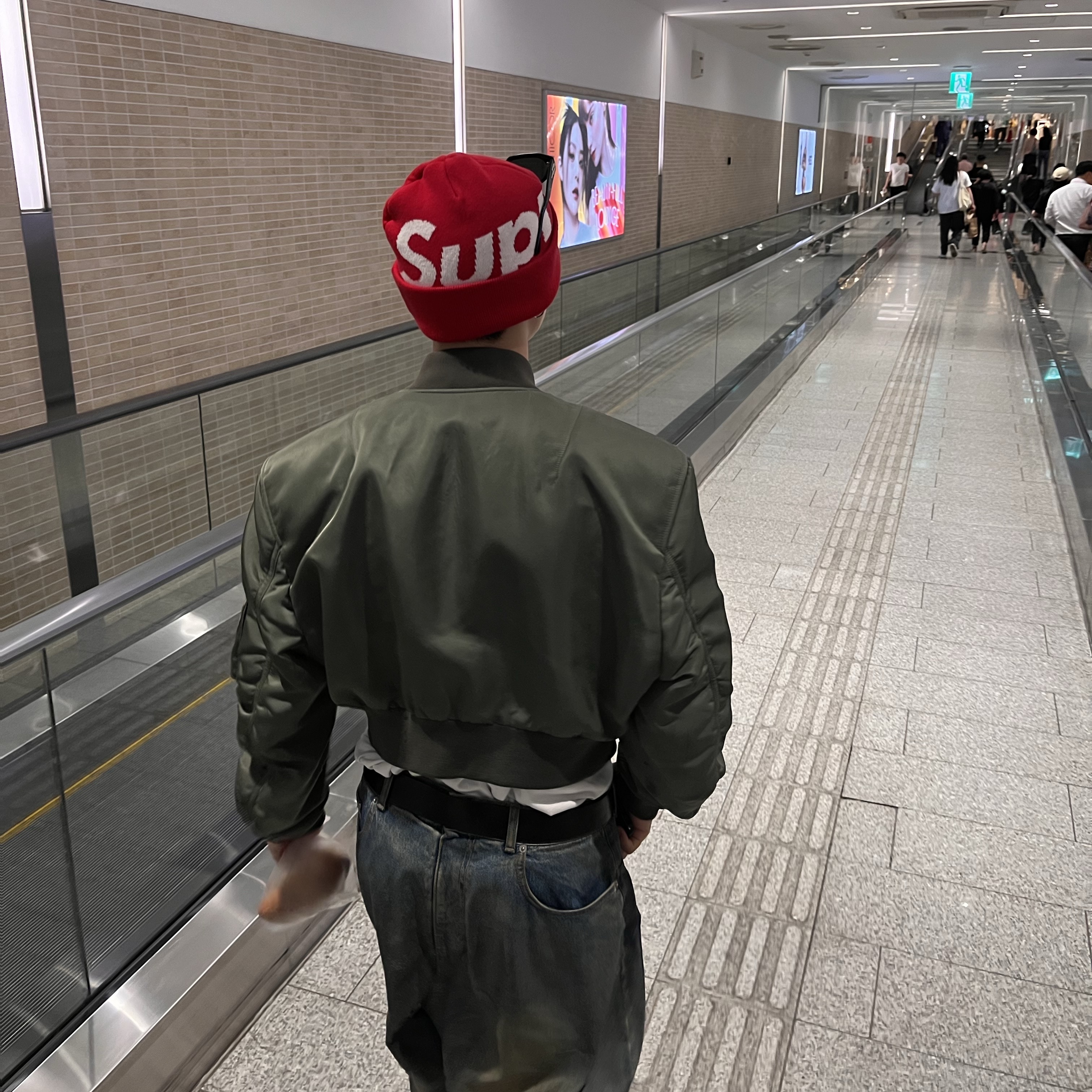 Supreme Big Logo Beanie Red - 23FW, Supreme Hanes Boxer Briefs White (4 Pack) 착용 스타일