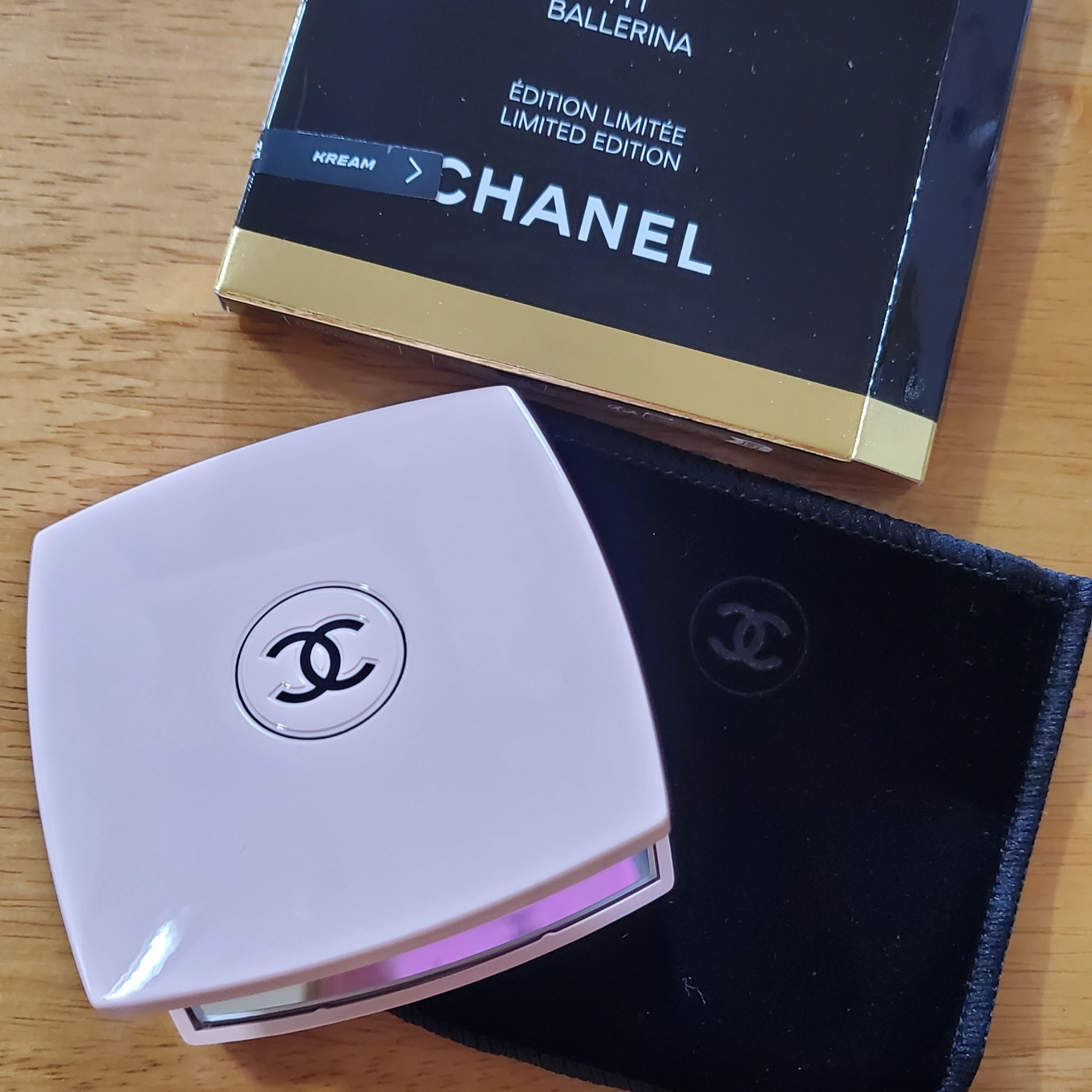 Chanel Codes Couleur Limited Edition Miroir Double Facettes 111 Ballerina 착용 스타일
