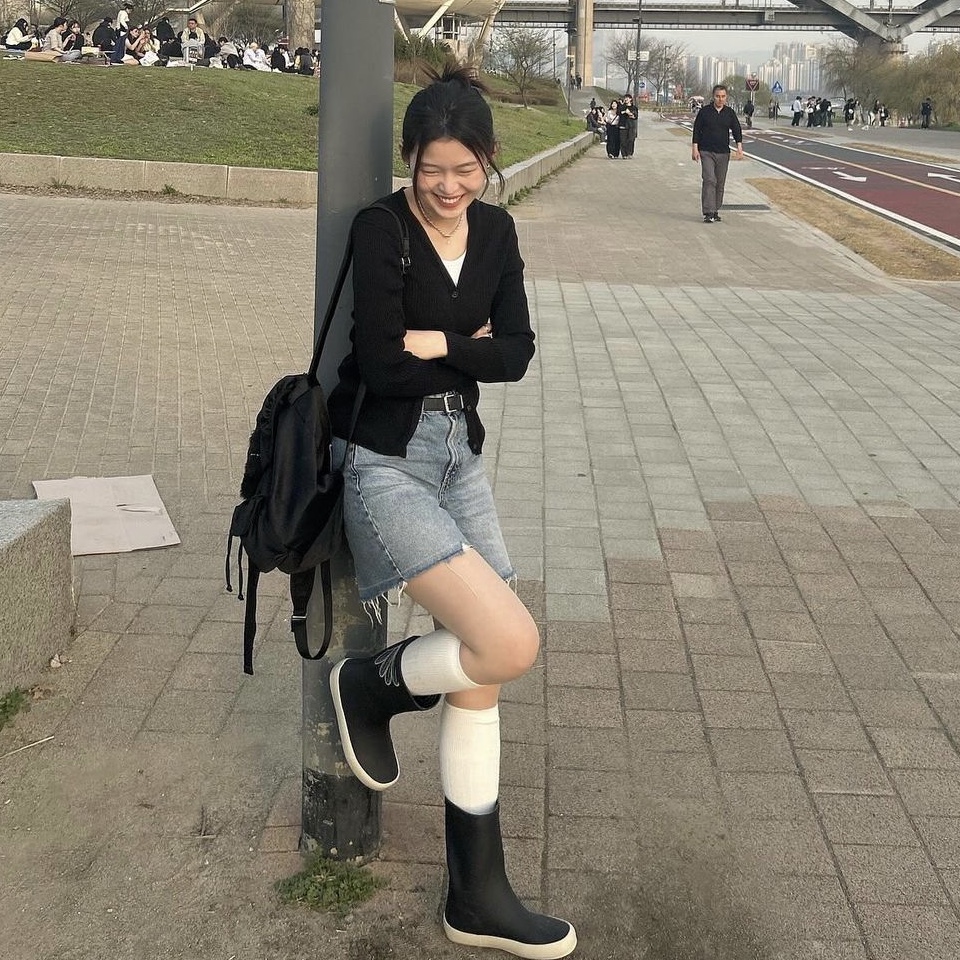 Mardi Mercredi Les Pompes Women Pluie Rain Boots Short Black, Mardi Mercredi Les Pompes Women Pluie Rain Boots Short Beige 착용 스타일