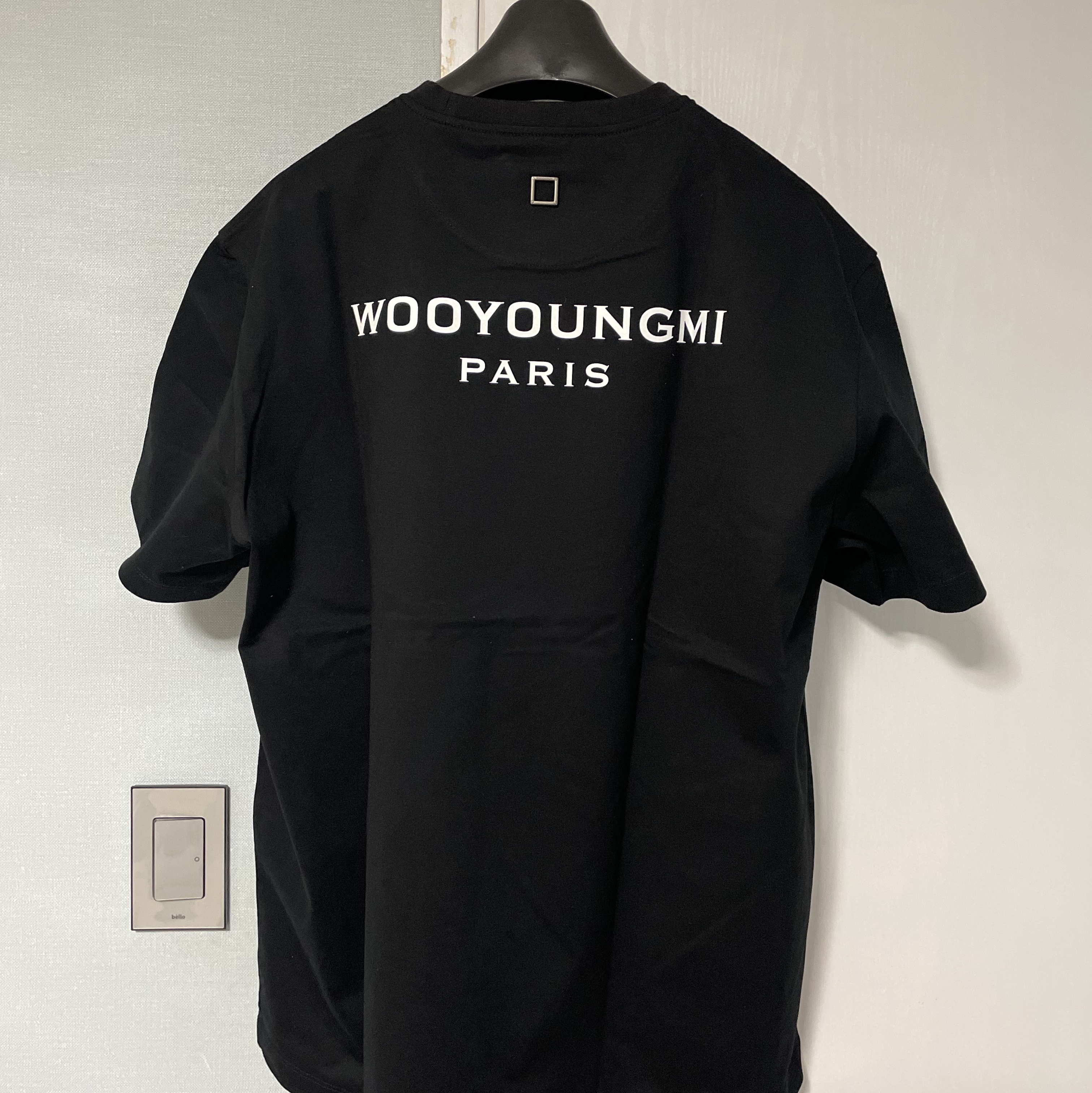 Wooyoungmi Cotton Back Logo T-Shirt Black - 24SS, Stone Island 31019 Nylon Metal in Econyl Regenerated Nylon Pants Black - 23FW 착용 스타일 - 1
