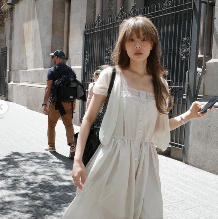 FLETTA 87 Lace Satin Dress Light Khaki, FLETTA 87 Lace Satin Dress Baby Pink 착용 스타일