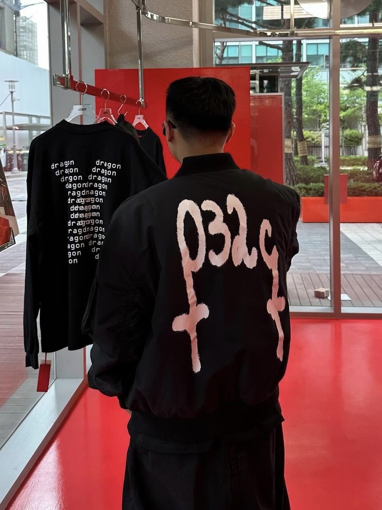 032c Mayhem Bomber Jacket Black 착용 스타일 - 2