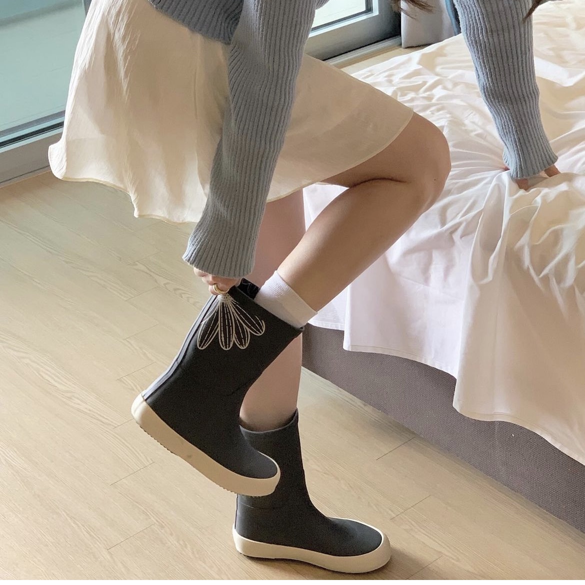 Mardi Mercredi Les Pompes Women Pluie Rain Boots Short Black, Mardi Mercredi Les Pompes Women Pluie Rain Boots Short Beige 착용 스타일