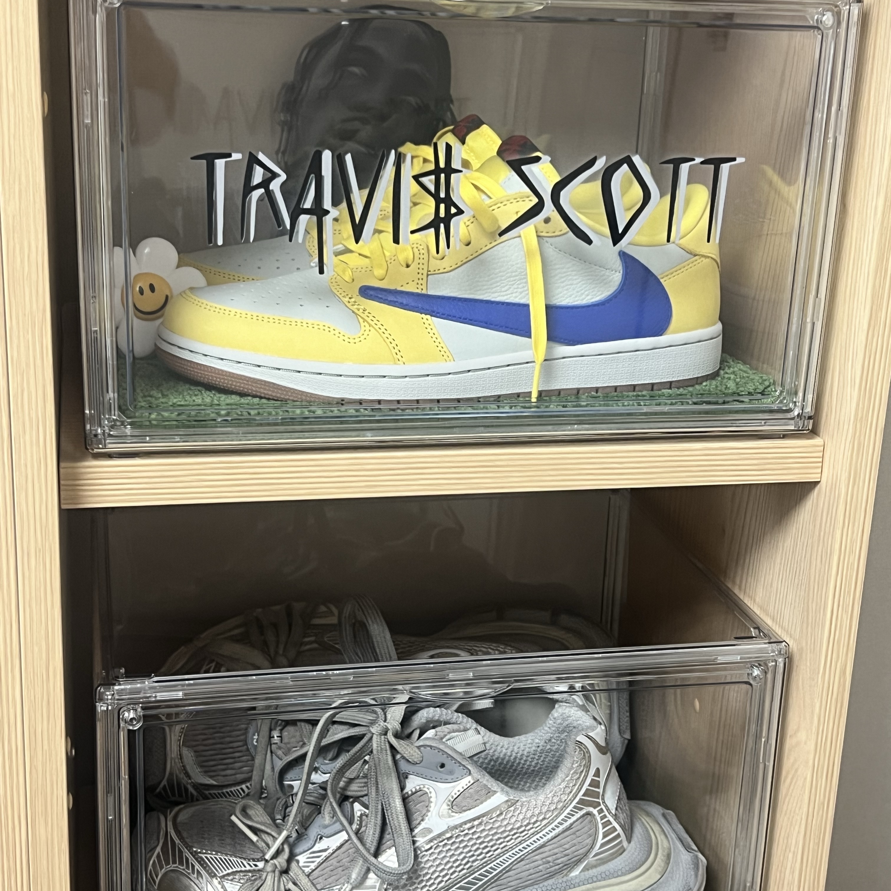 (W) Jordan 1 x Travis Scott Retro Low OG SP Canary 착용 스타일