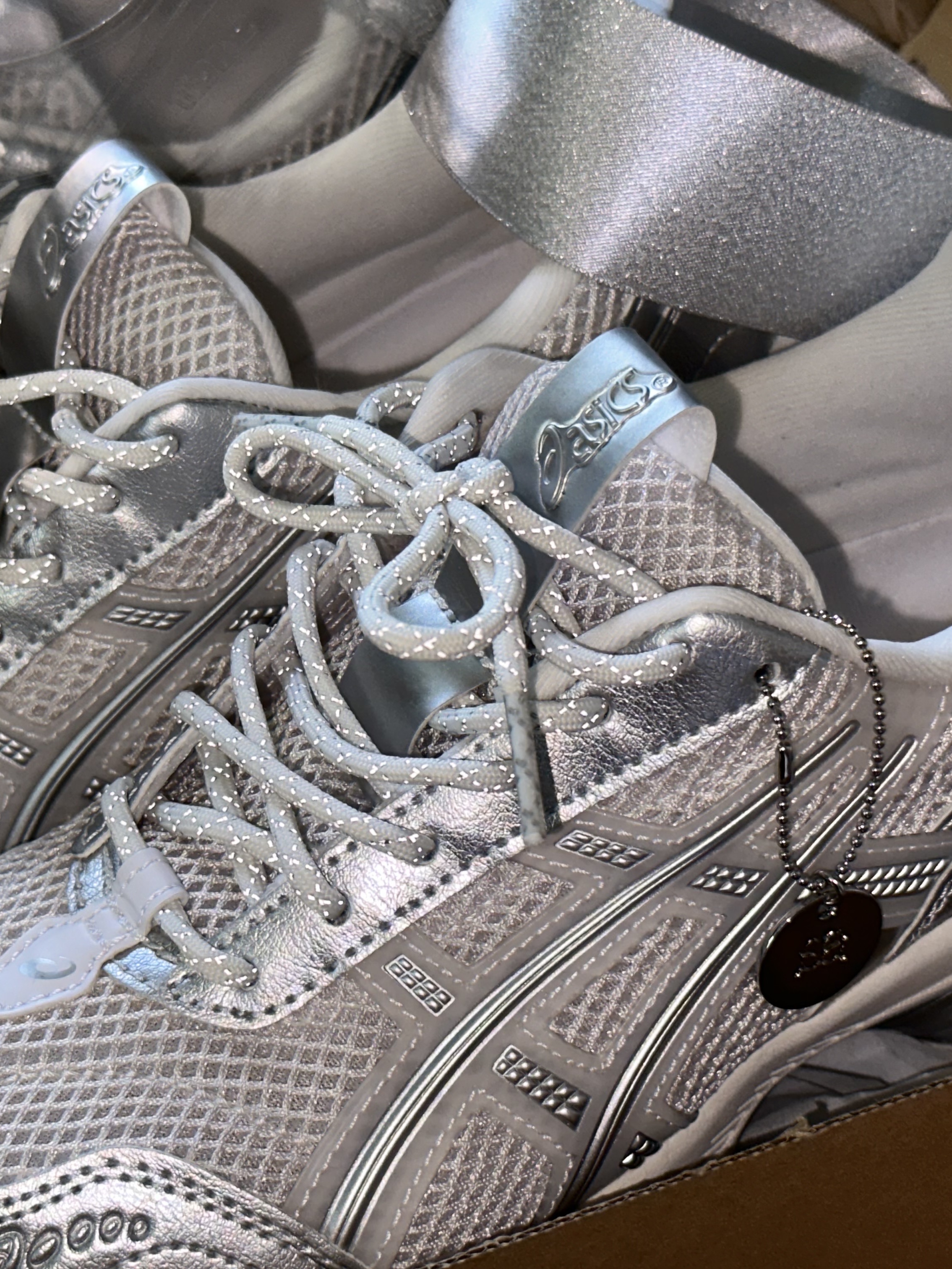 (W) Asics x Snidel Gel-1090 V2 Silver 착용 스타일 - 1