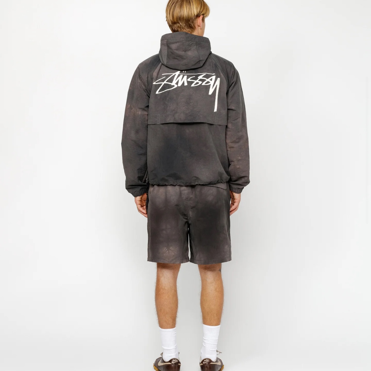 Stussy Wave Dye Nylon Shorts Black, Stussy Wave Dye Beach Shell Jacket Black 착용 스타일 - 2