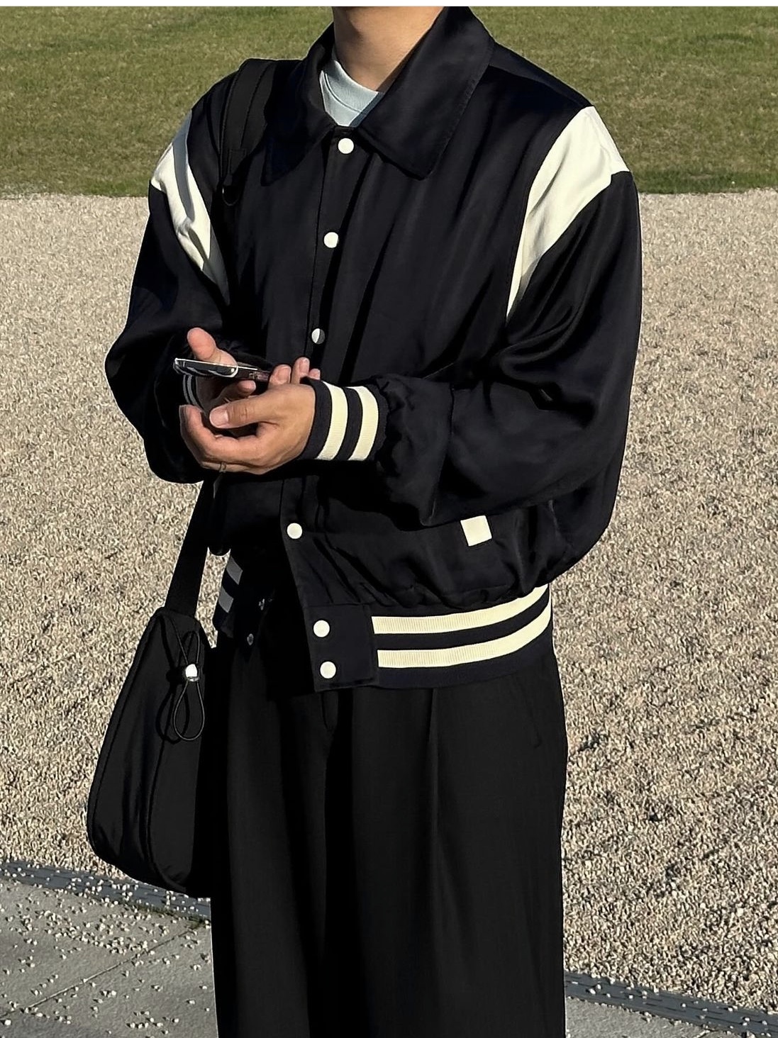 Birthdaysuit Satin Stadium Jacket Navy 착용 스타일 - 3