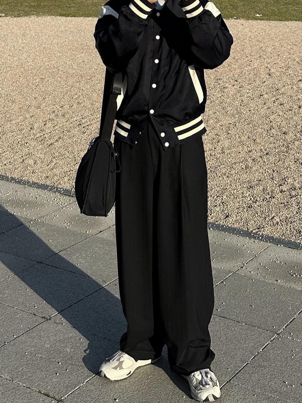 Birthdaysuit Satin Stadium Jacket Navy 착용 스타일 - 5