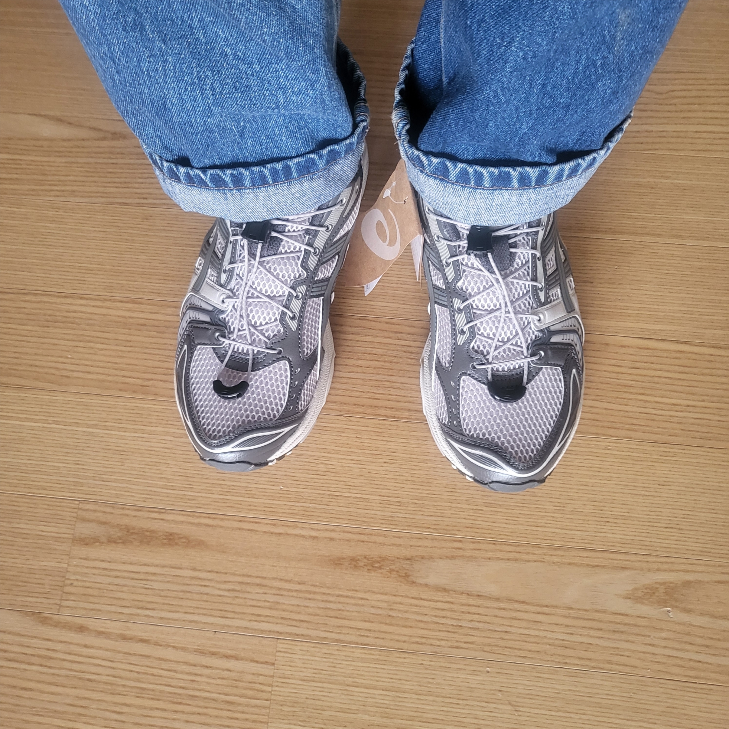 Asics Unlimited Gel-Kayano 14 Oyster Grey Clay Grey 착용 스타일 - 1