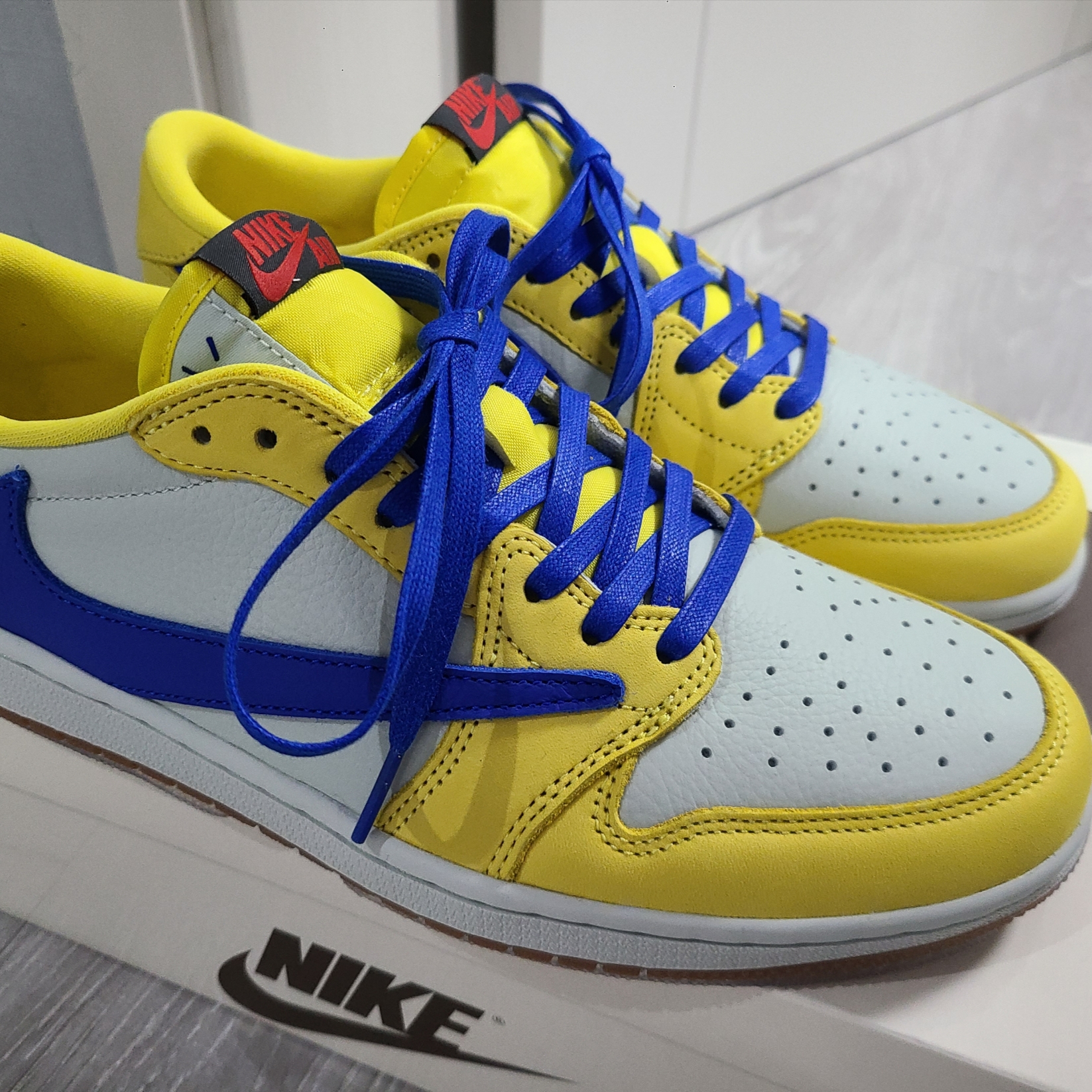 (W) Jordan 1 x Travis Scott Retro Low OG SP Canary 착용 스타일