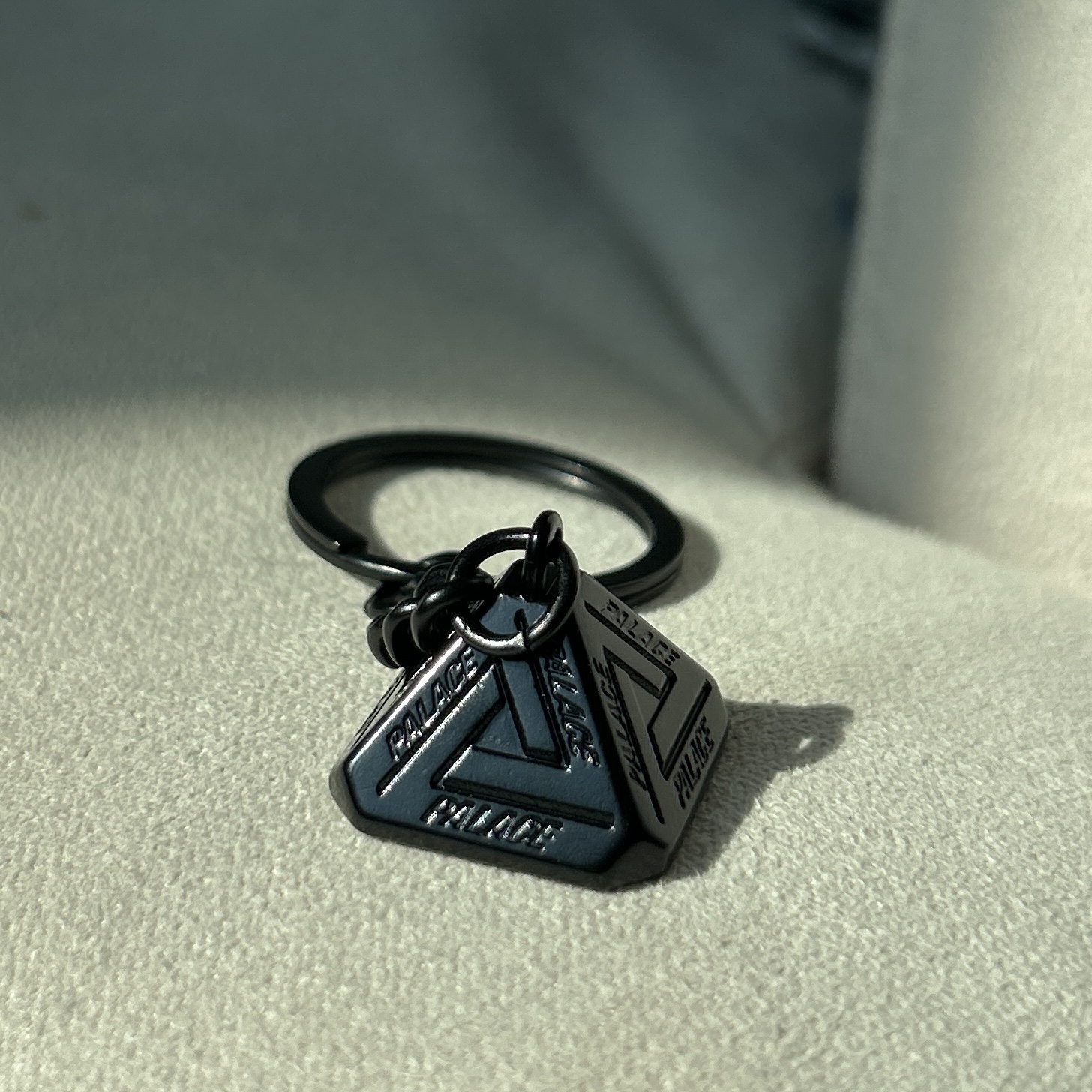 Palace Tri-Ferg 3D Keyring Black - 24SS 착용 스타일 - 2