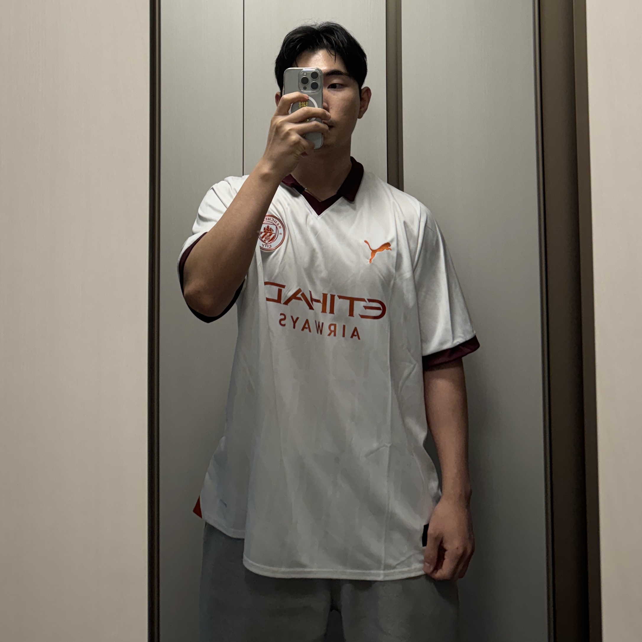 Puma Manchester City 2023/24 Away Jersey White Aubergine (Non Marking Ver.) 착용 스타일