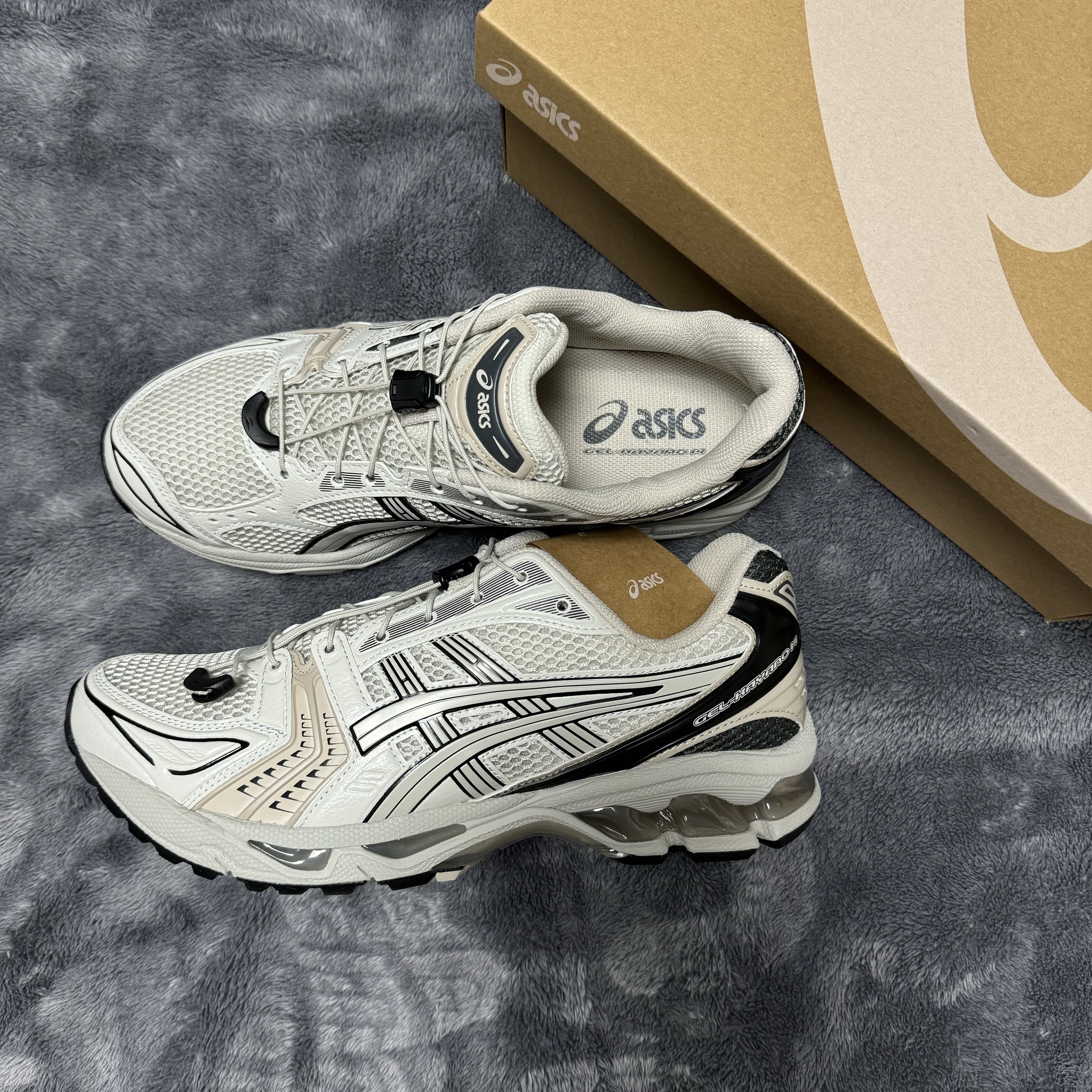 Asics Unlimited Gel-Kayano 14 Smoke Grey 착용 스타일