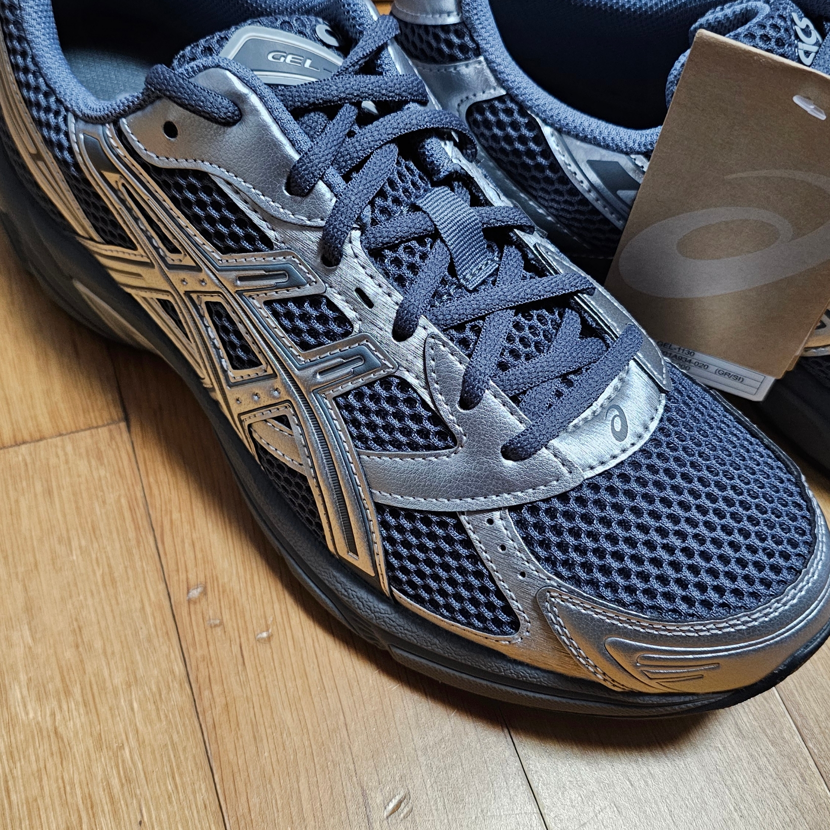 Asics Gel-1130 Steel Grey Pure Silver 착용 스타일