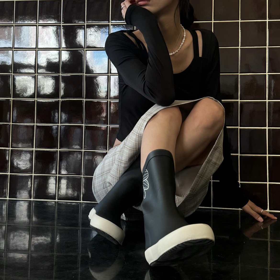 Mardi Mercredi Les Pompes Women Pluie Rain Boots Short Black, Mardi Mercredi Les Pompes Women Pluie Rain Boots Short Beige 착용 스타일