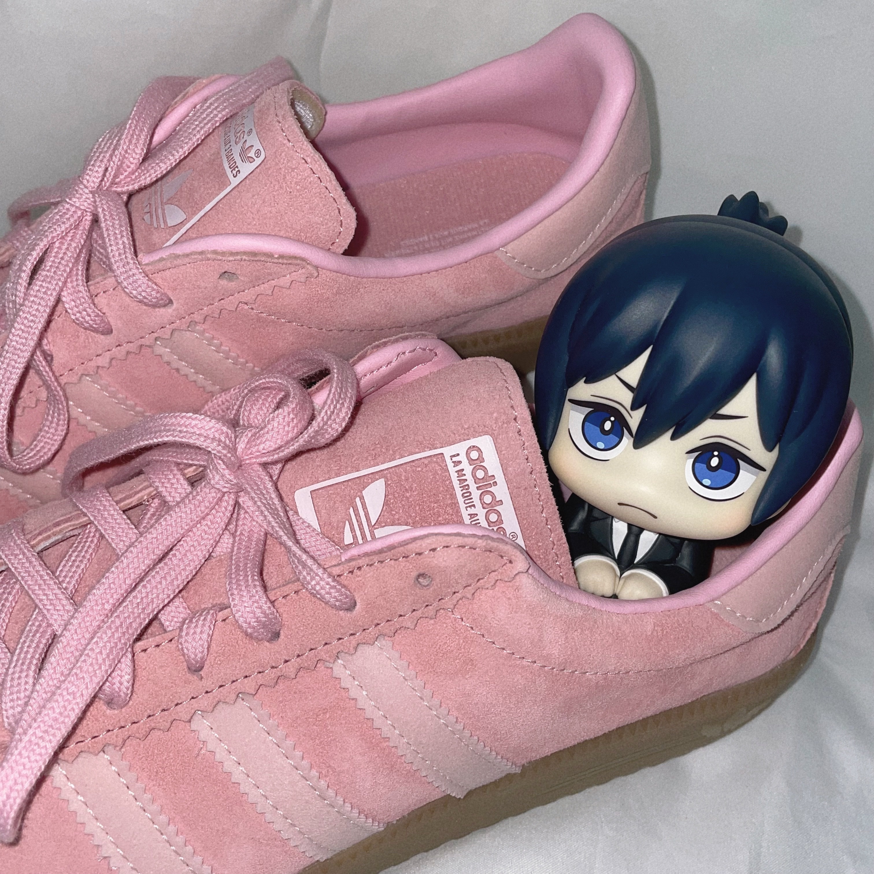 Adidas Bermuda Glow Pink 착용 스타일 - 1