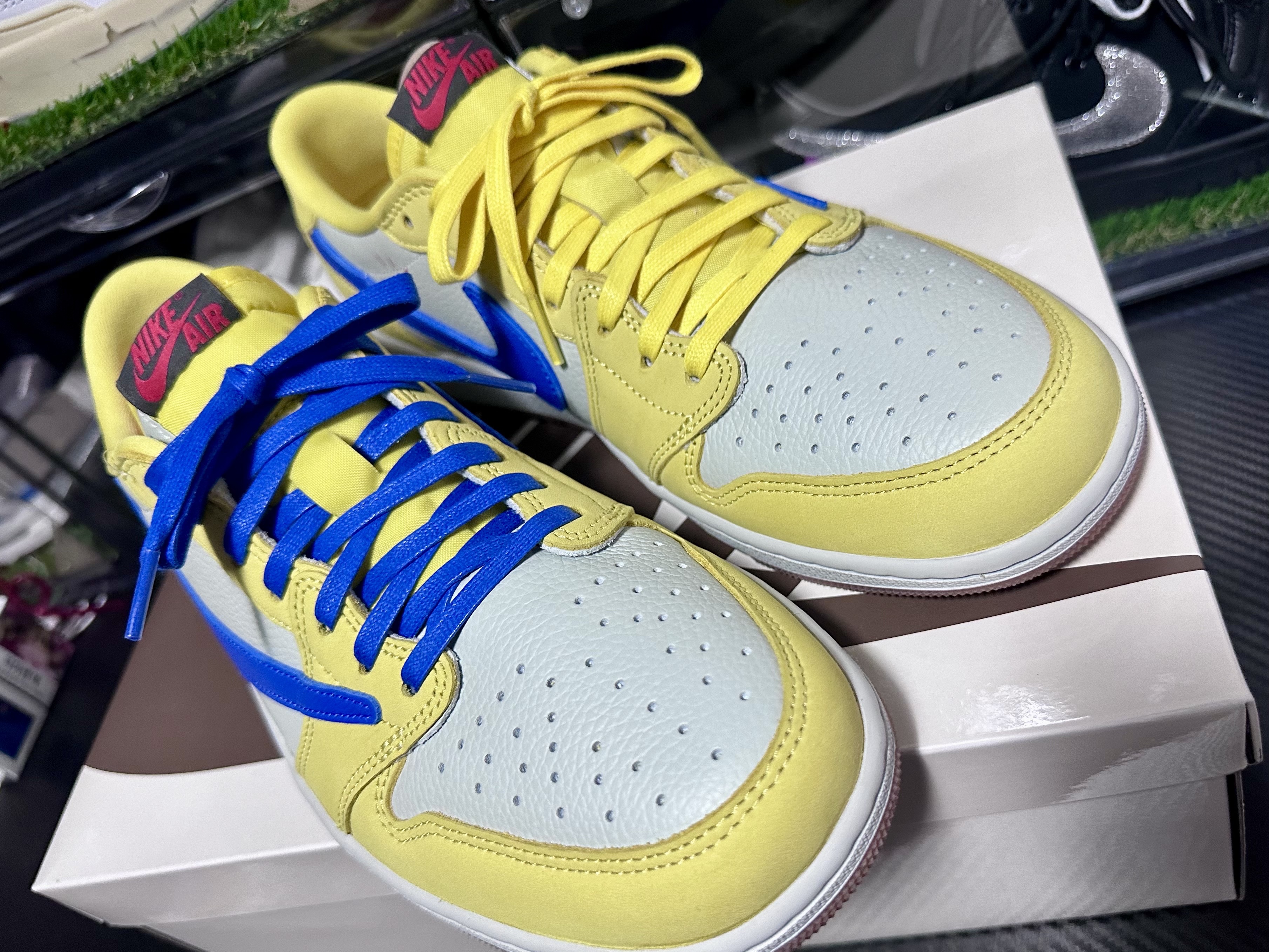 (W) Jordan 1 x Travis Scott Retro Low OG SP Canary 착용 스타일 - 3