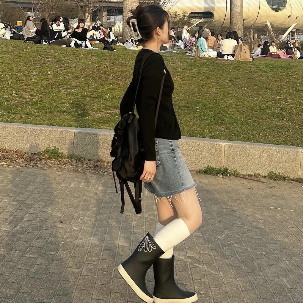 Mardi Mercredi Les Pompes Women Pluie Rain Boots Short Black, Mardi Mercredi Les Pompes Women Pluie Rain Boots Short Beige 착용 스타일