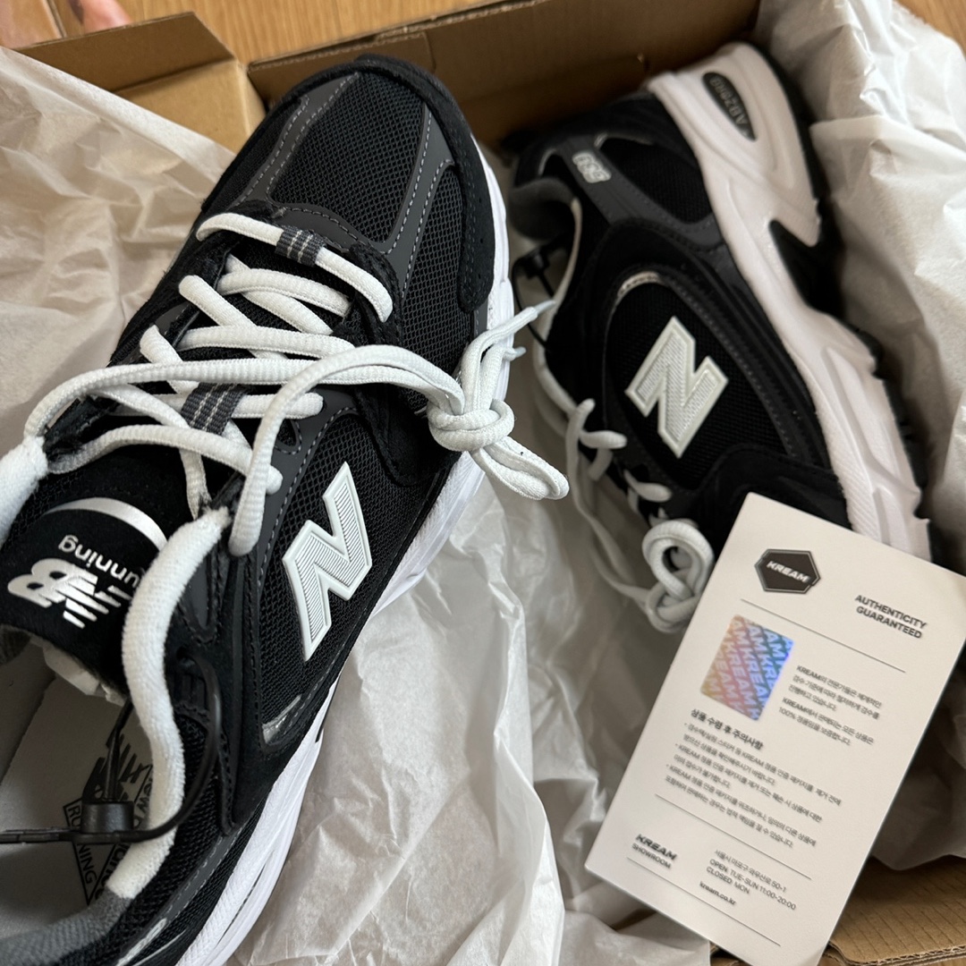 New Balance 530 Classic Black 착용 스타일
