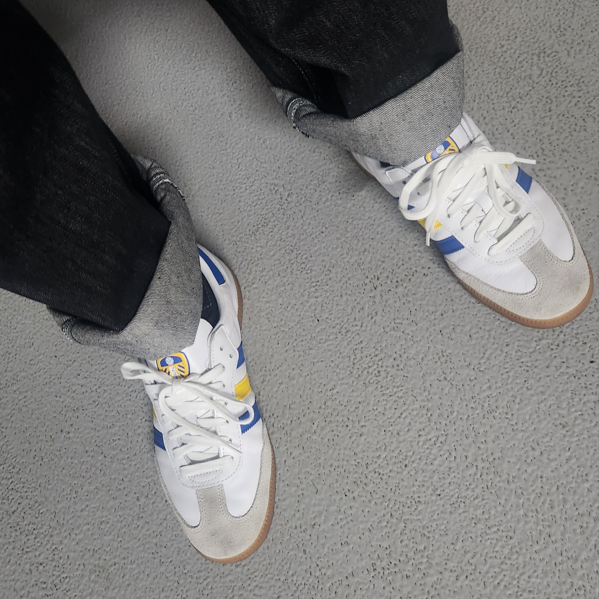 Adidas Samba Team Leeds United FC 착용 스타일 - 4