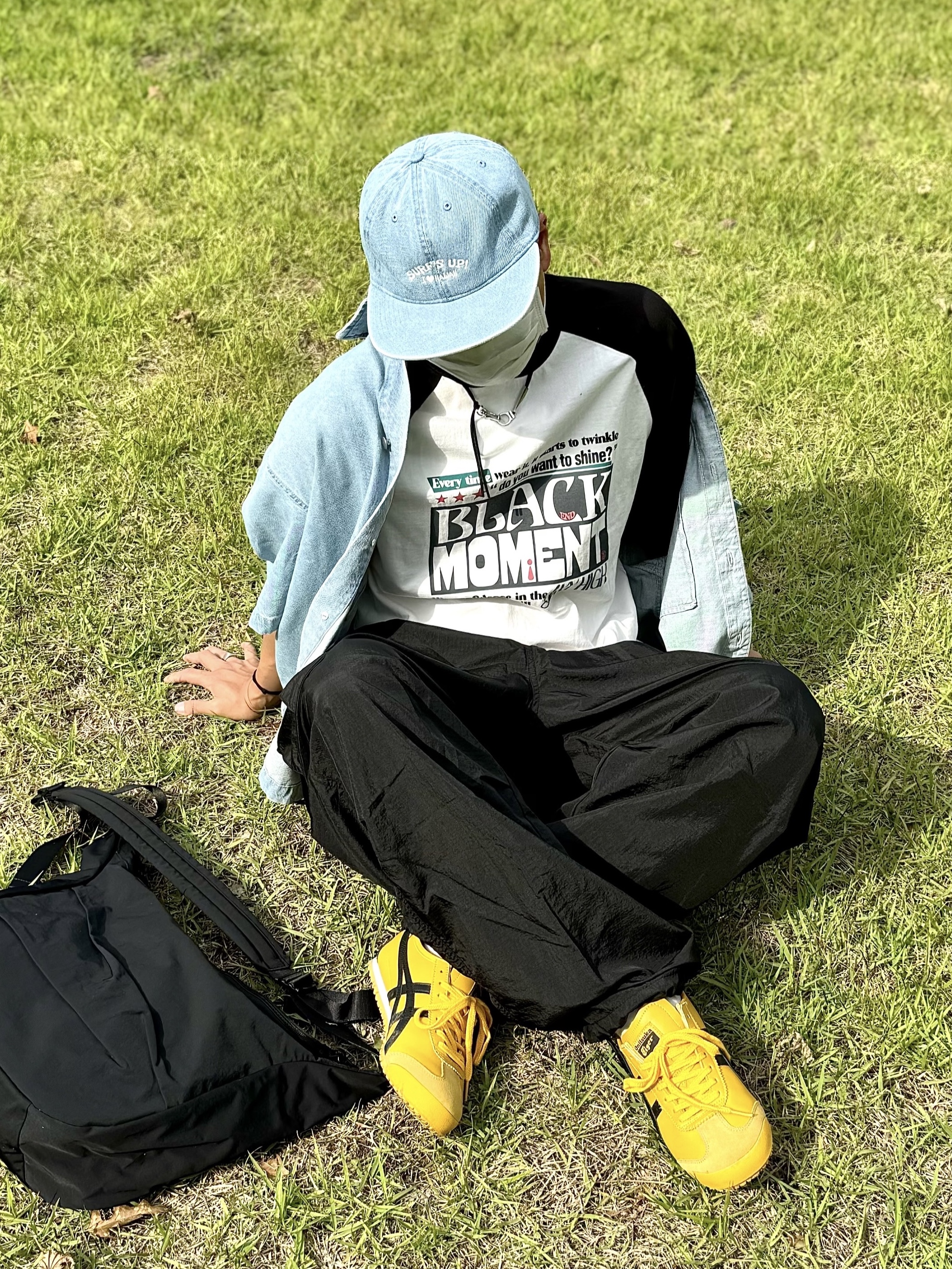 Onitsuka Tiger Mexico 66 Yellow Black 착용 스타일 - 1