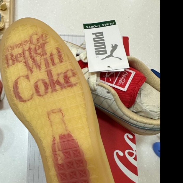 Puma x Coca Cola Suede Ivory Glow Slate 착용 스타일