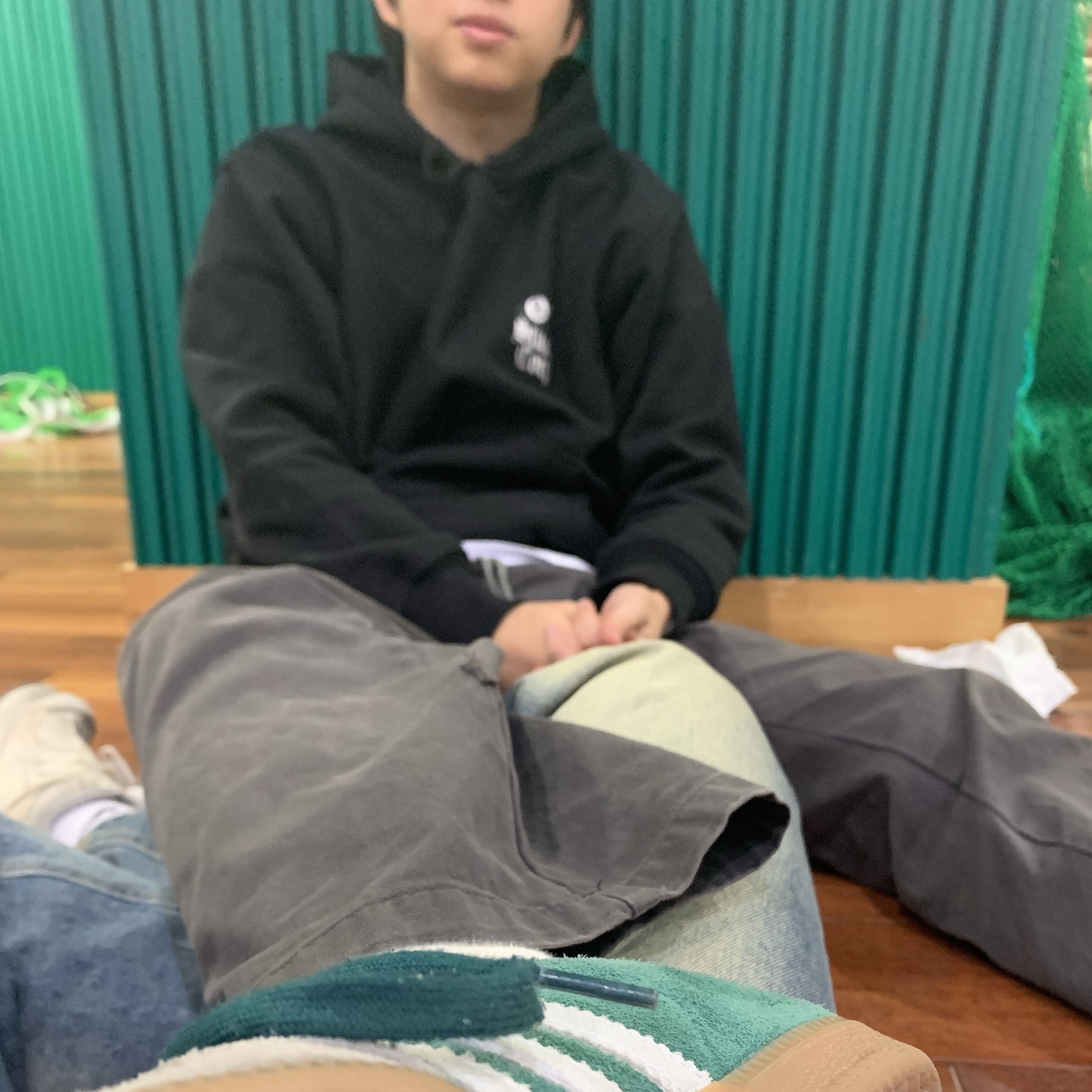Adidas Samba OG Collegiate Green Gum, Stussy 8 Ball Corp Hoodie Black 착용 스타일