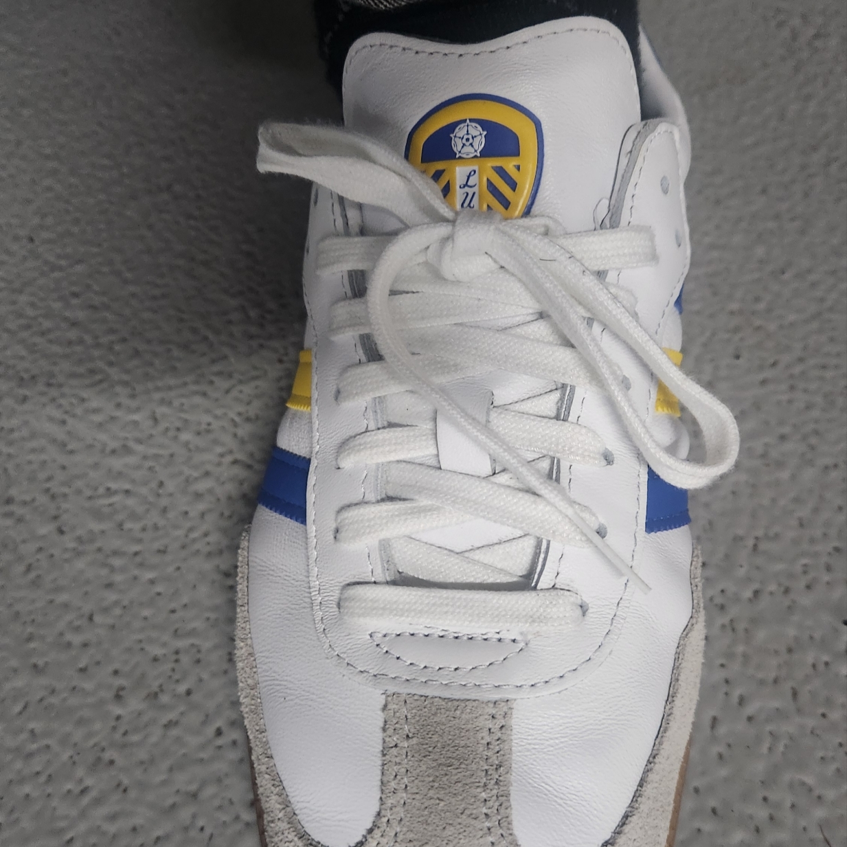Adidas Samba Team Leeds United FC 착용 스타일 - 3